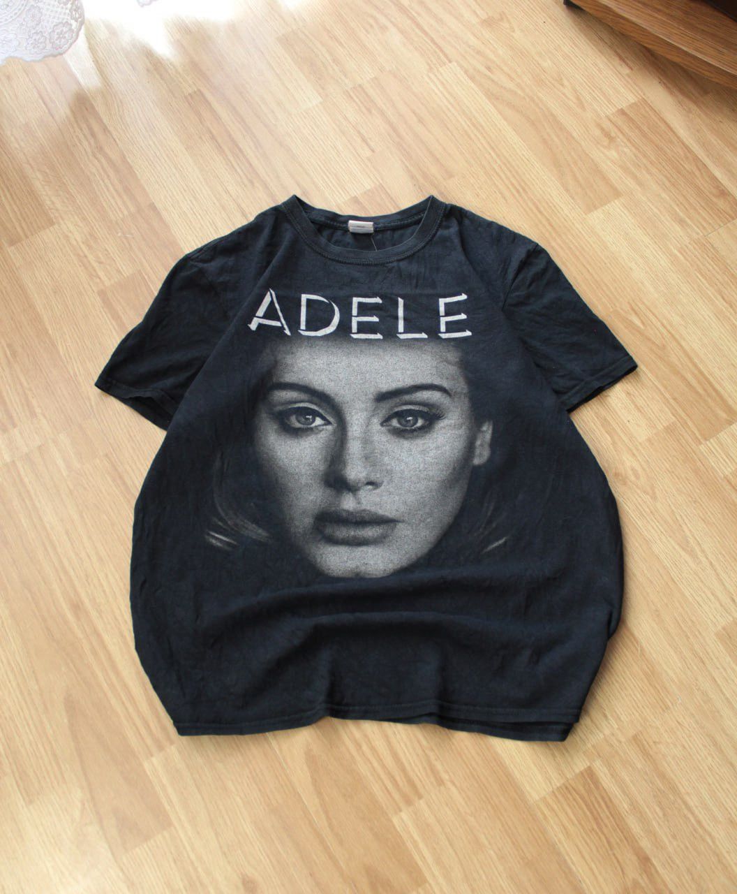 Band Tees 🔥 Adele World Tour 2016/2017 Graphic Print Art Music Vintage Size US L / EU 52-54 / 3 - 1 Thumbnail