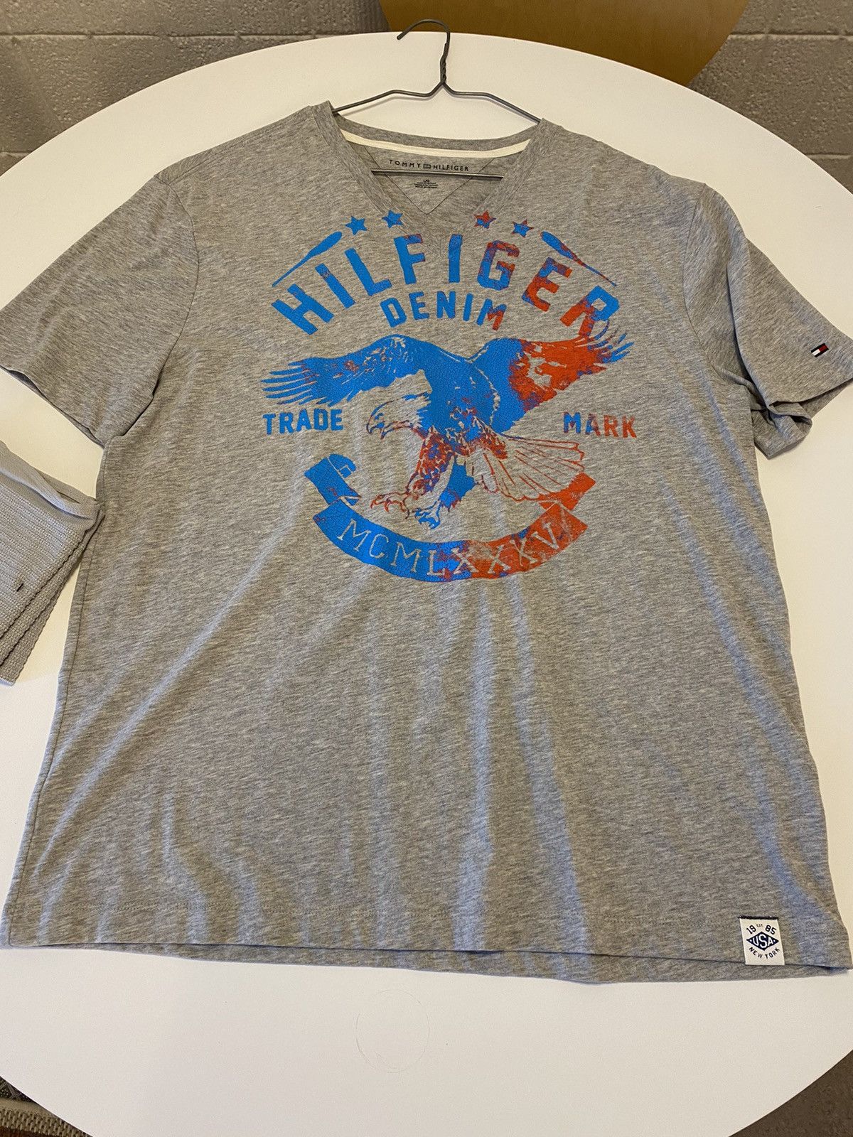 Tommy Hilfiger × Tommy Jeans × Vintage Gray Tommy Hilfiger Denim V-neck shirt Size US L / EU 52-54 / 3 - 1 Thumbnail