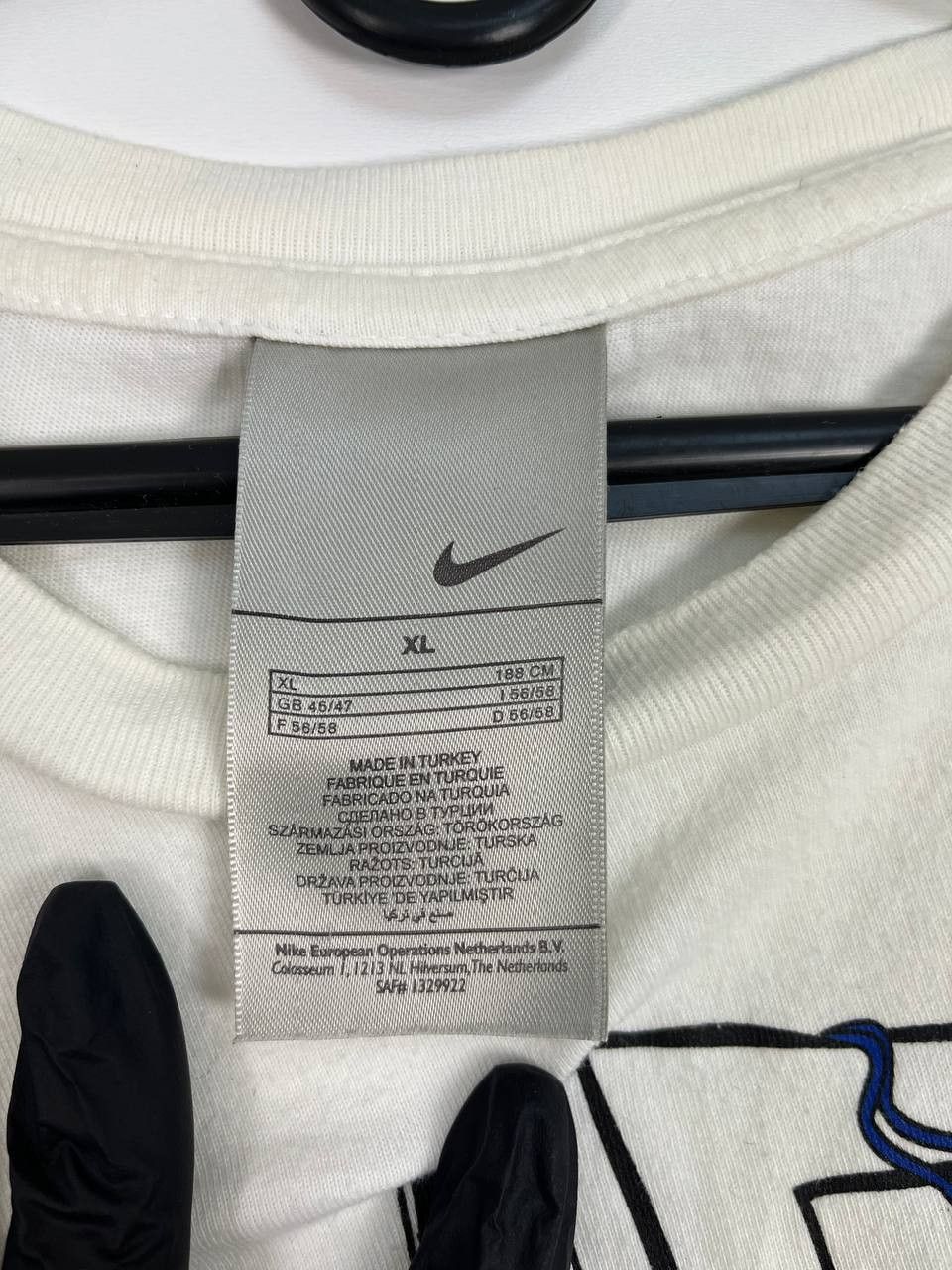 Nike Nike Graphic T Shirt Sneaker Closet Door Print Mens Size XL Size US XL / EU 56 / 4 - 3 Thumbnail