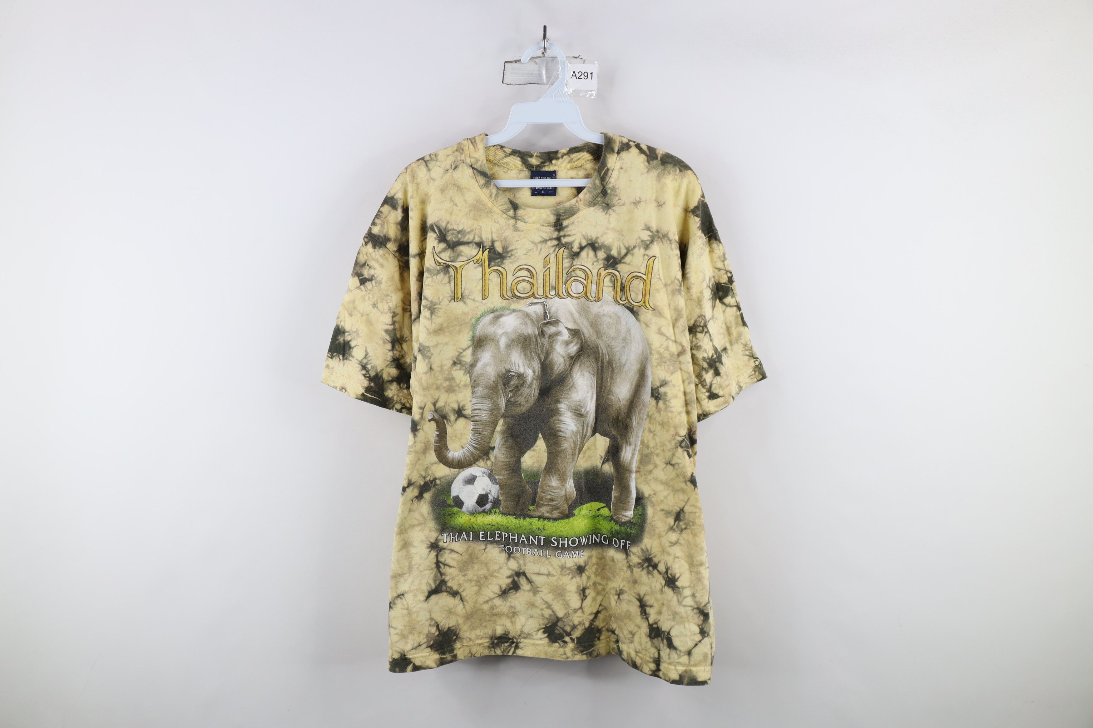 Vintage Vintage 90s Y2K Streetwear Thailand Elephant Soccer T-Shirt Size US L / EU 52-54 / 3 - 1 Thumbnail