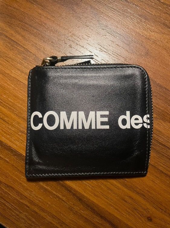 Comme des Garcons CDG Huge Logo Wallet Size ONE SIZE - 1 Thumbnail