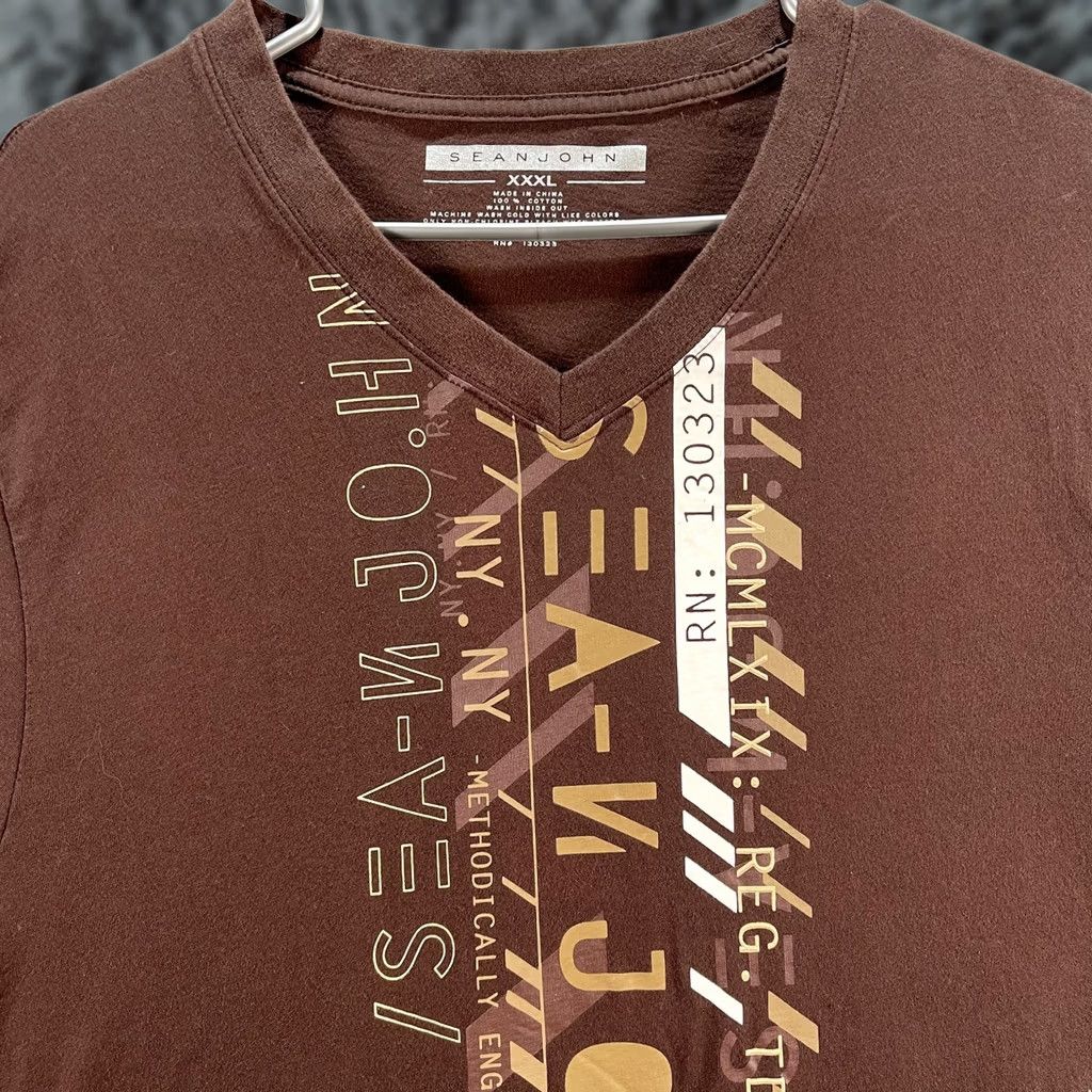 Sean John Sean John Shirt Mens 3XL Brown V-Neck Graphic Tee T-Shirt 100% Cotton Casual Size US XXL / EU 58 / 5 - 1 Thumbnail