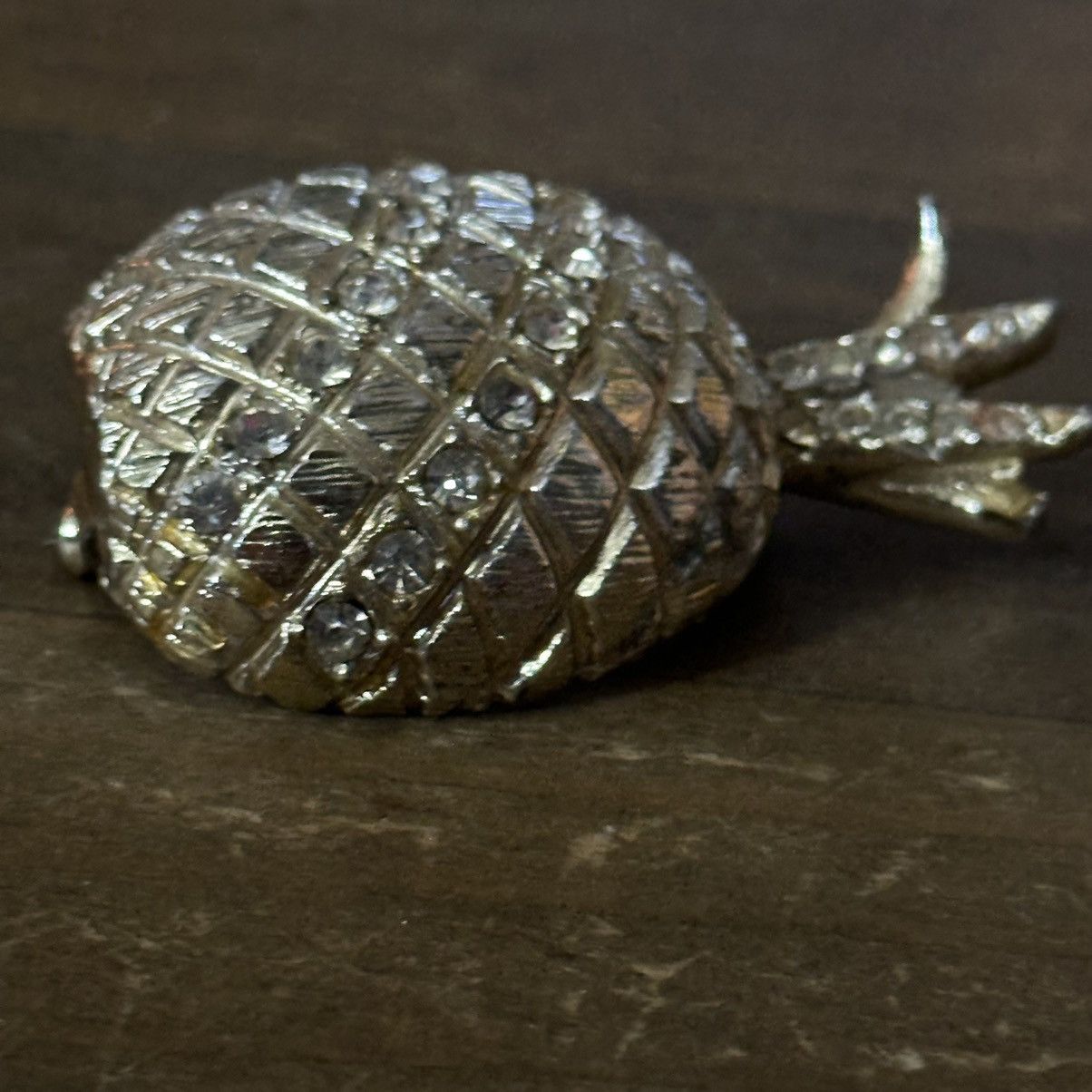 Vintage Vintage gold tone rhinestone pineapple brooch Size ONE SIZE - 3 Thumbnail