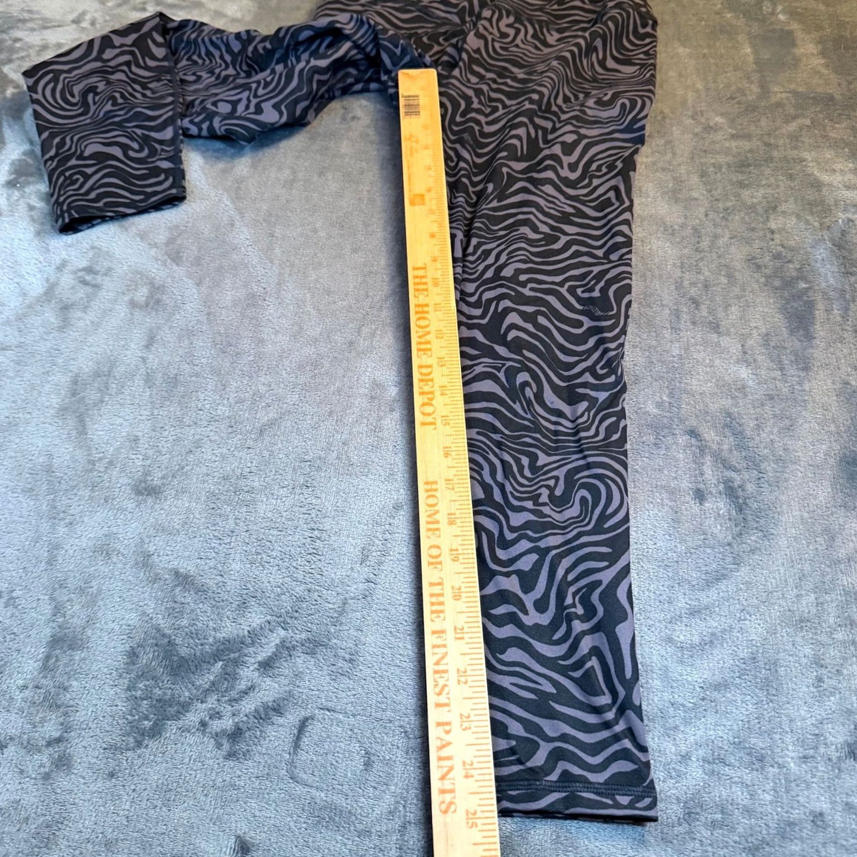 Fabletics Fabletics Powerhold Zebra Print High Waisted Athletic Leggings Womens 26x25" Zig? Size 26" / US 2 / IT 38 - 5 Thumbnail