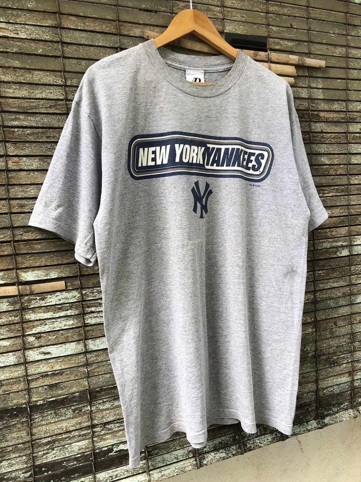 MLB Vintage 90s MLB New York Yankees Centre Logo Tshirts Size US L / EU 52-54 / 3 - 4 Thumbnail