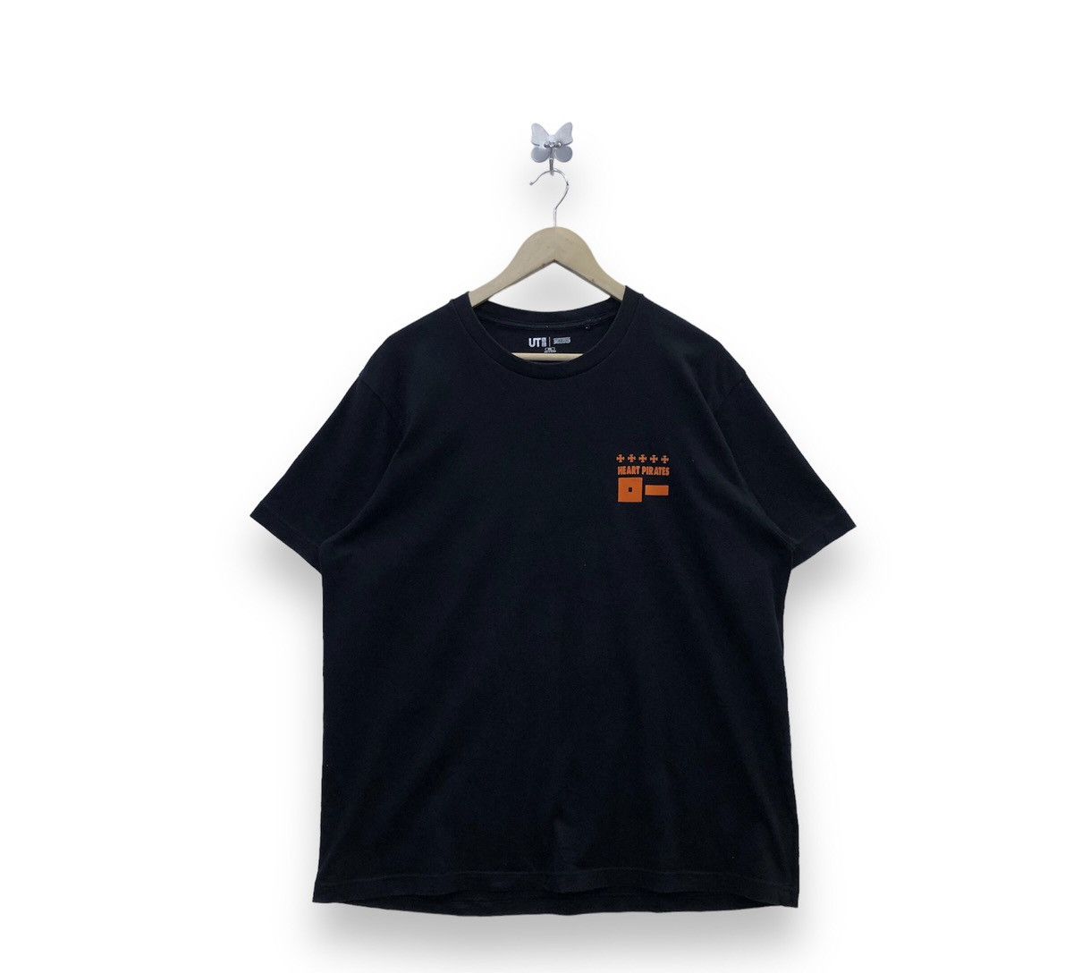 Anime Uniqlo X One Piece Trafalgar D Water Law Anime Tshirt Size US XXL / EU 58 / 5 - 2 Thumbnail