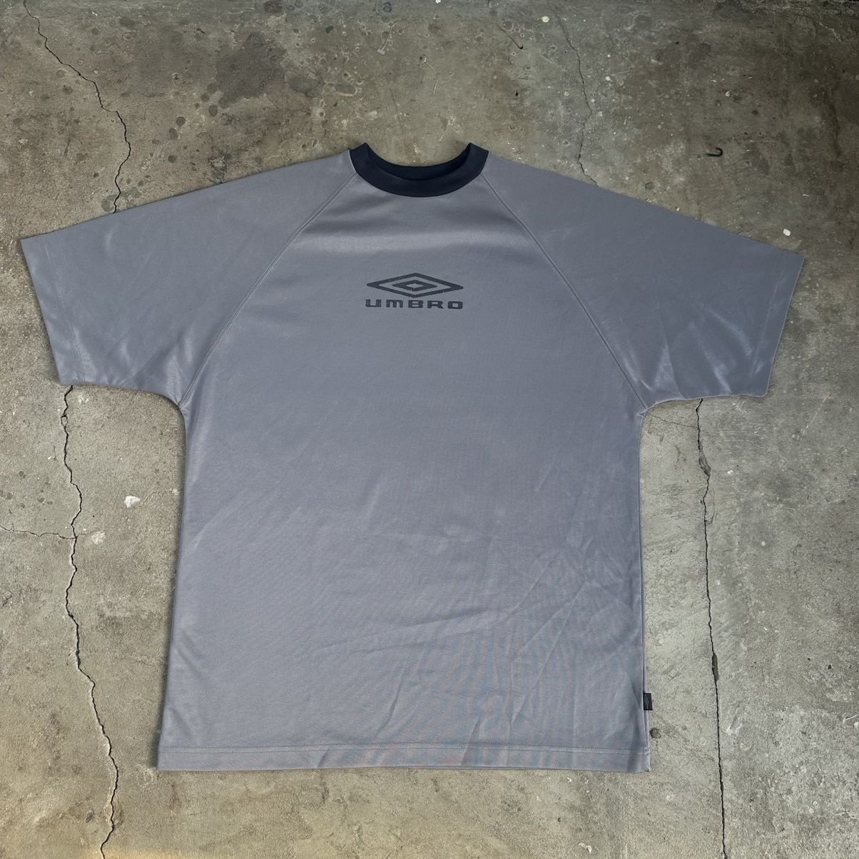 Umbro Vintage Umbro t shirt big logo 90s Size US M / EU 48-50 / 2 - 1 Thumbnail