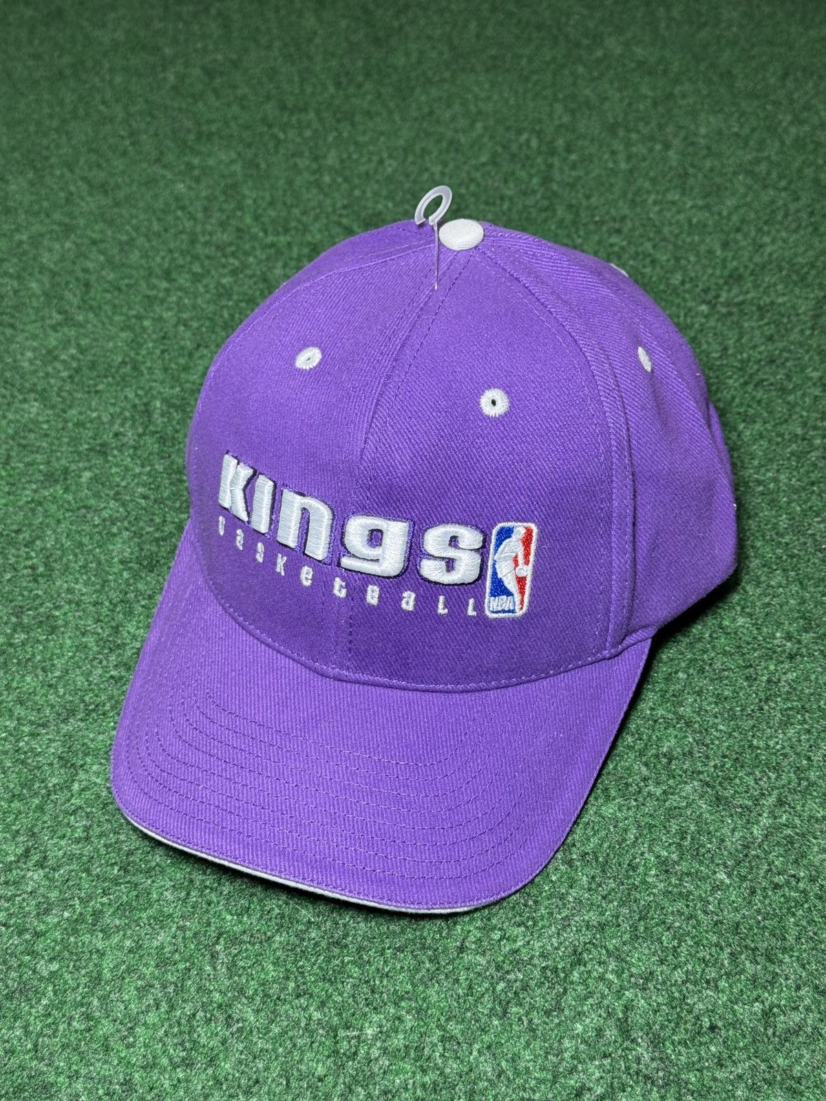 NBA Vintage Sacramento Kings Purple Strapback NBA Deadstock Hat Size ONE SIZE - 1 Thumbnail