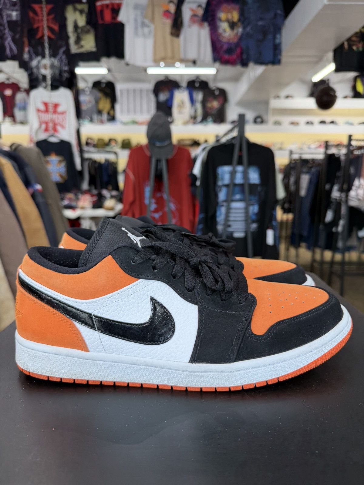 Jordan Brand Air Jordan 1 Low Shattered Backboard Size 10 (2021) Size US 10 / EU 43 - 6 Thumbnail