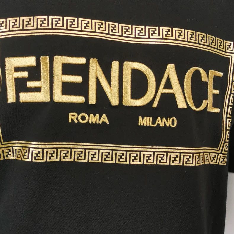 Versace Versace Cotton monogram logo crew neck T-shirt Size US S / EU 44-46 / 1 - 3 Thumbnail