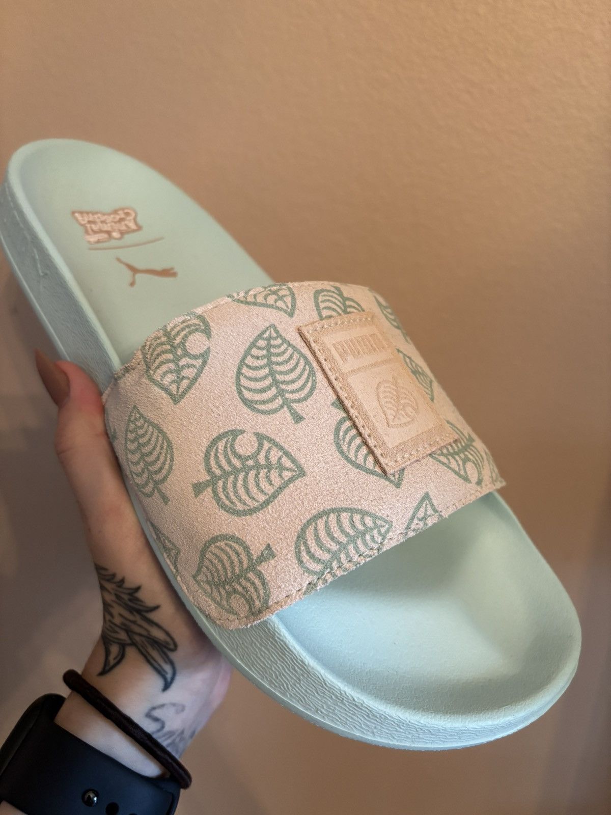 Puma Animal Crossing x Puma Leadcat Sandal Big Kid 'New Horizons' Size US 7 / EU 40 - 2 Thumbnail