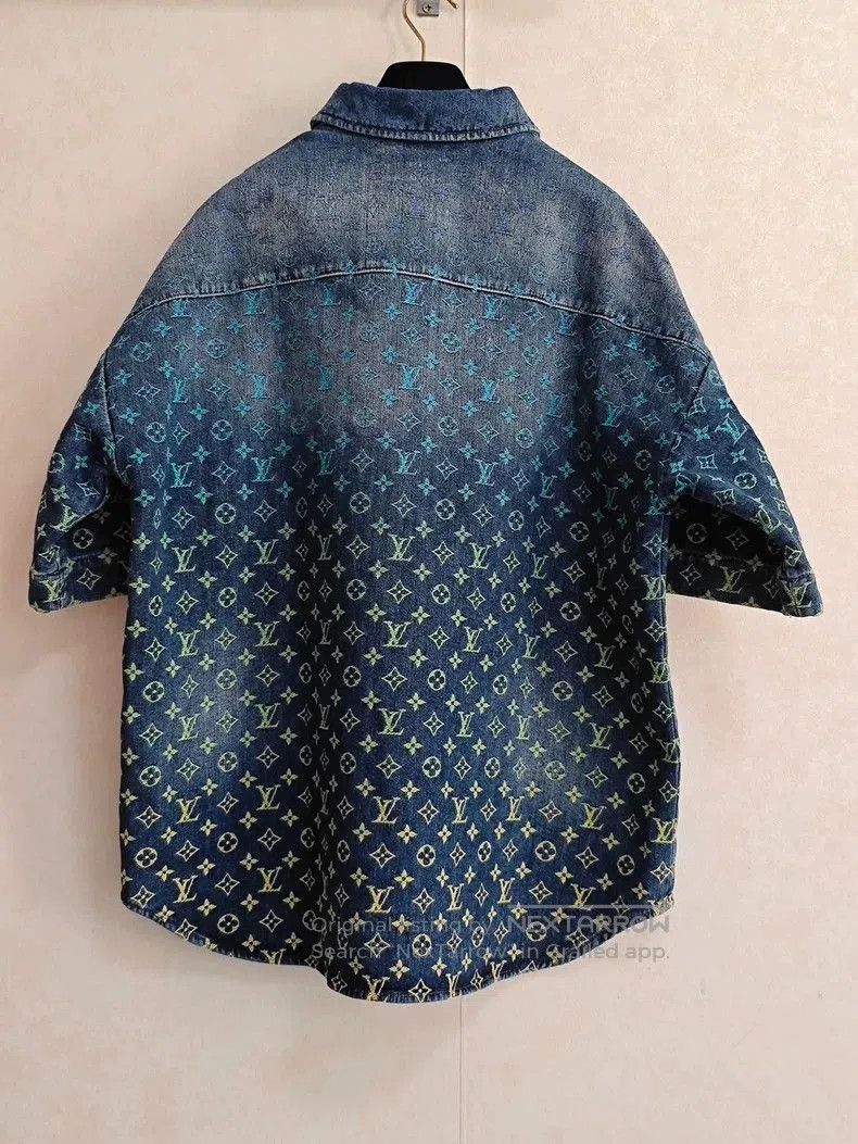 Louis Vuitton Louis Vuitton Lv23SS Showpiece Graded Rainbow Monogram Shir Size US L / EU 52-54 / 3 - 4 Thumbnail