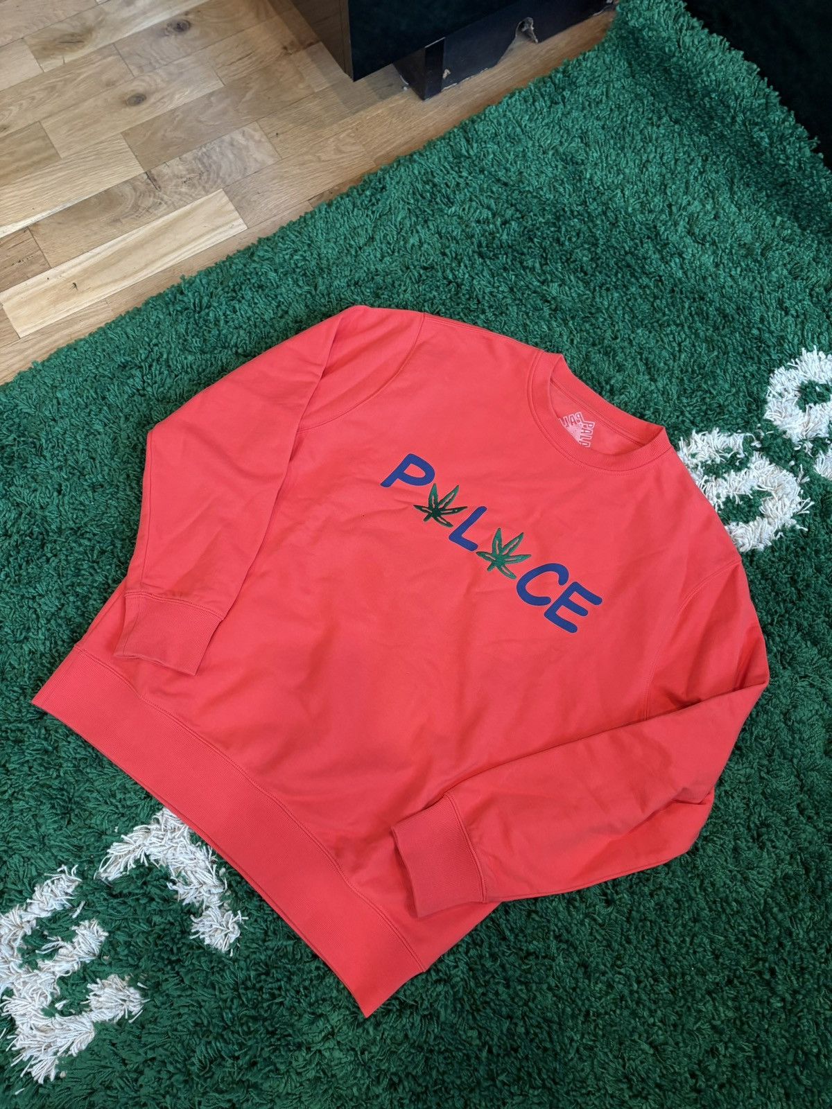 Palace Palace Weed Crewneck Red Size XL Size US XL / EU 56 / 4 - 1 Thumbnail