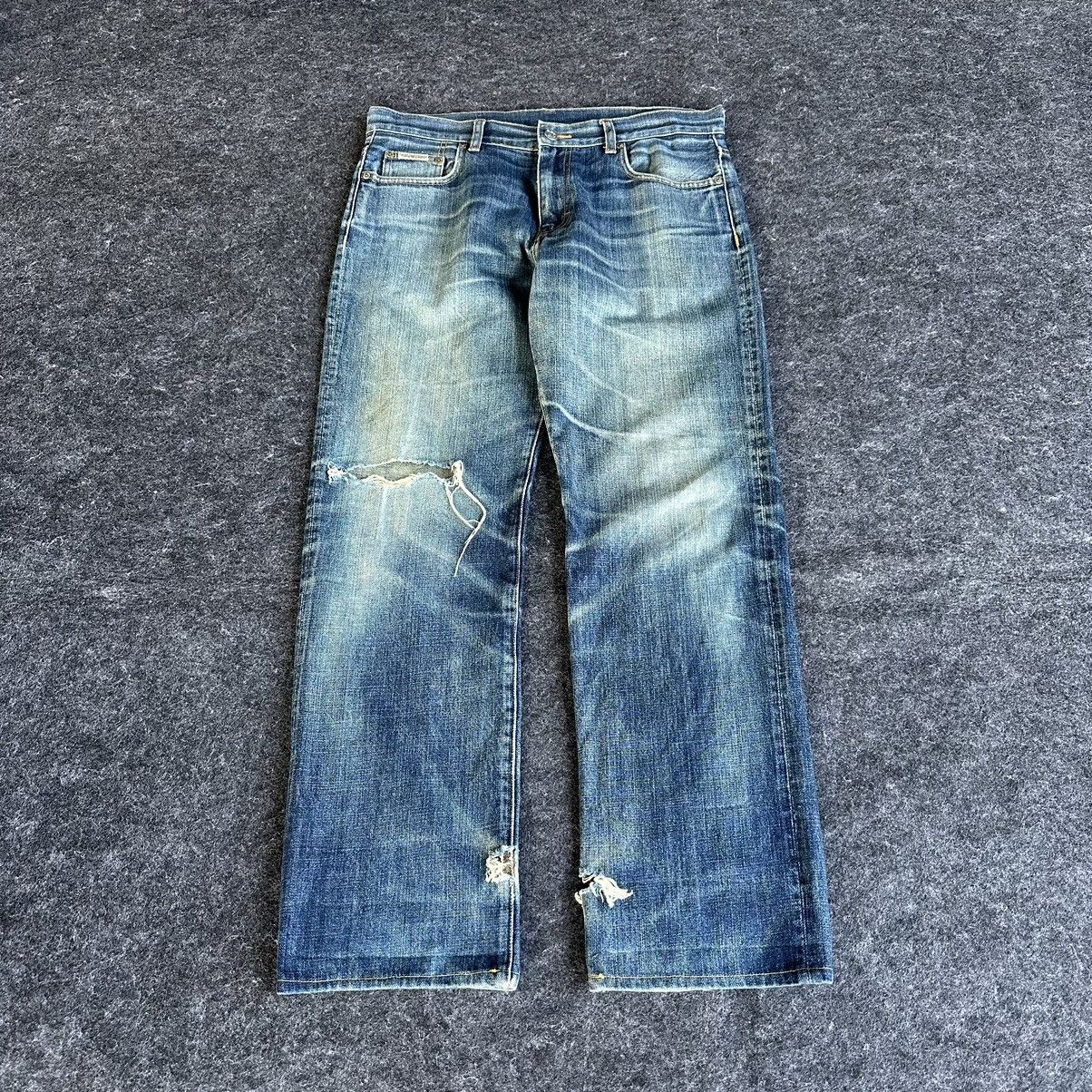 Calvin Klein Calvin Klein Italy Destroyed Faded Denim 34x30 D587 Size US 34 / EU 50 - 1 Thumbnail