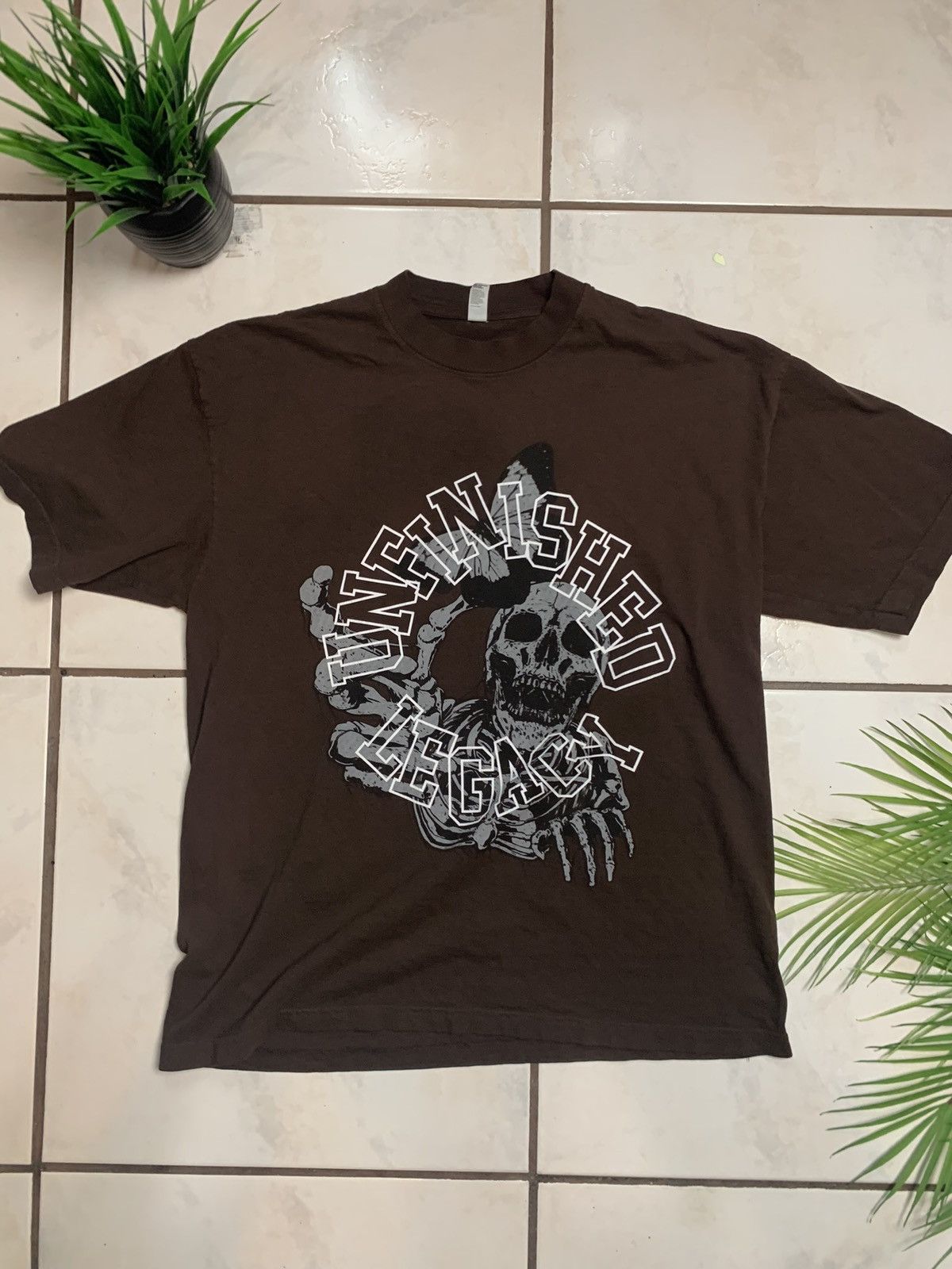 UNFINISHED LEGACY Legacy Handworked Graphic T Size US L / EU 52-54 / 3 - 1 Thumbnail