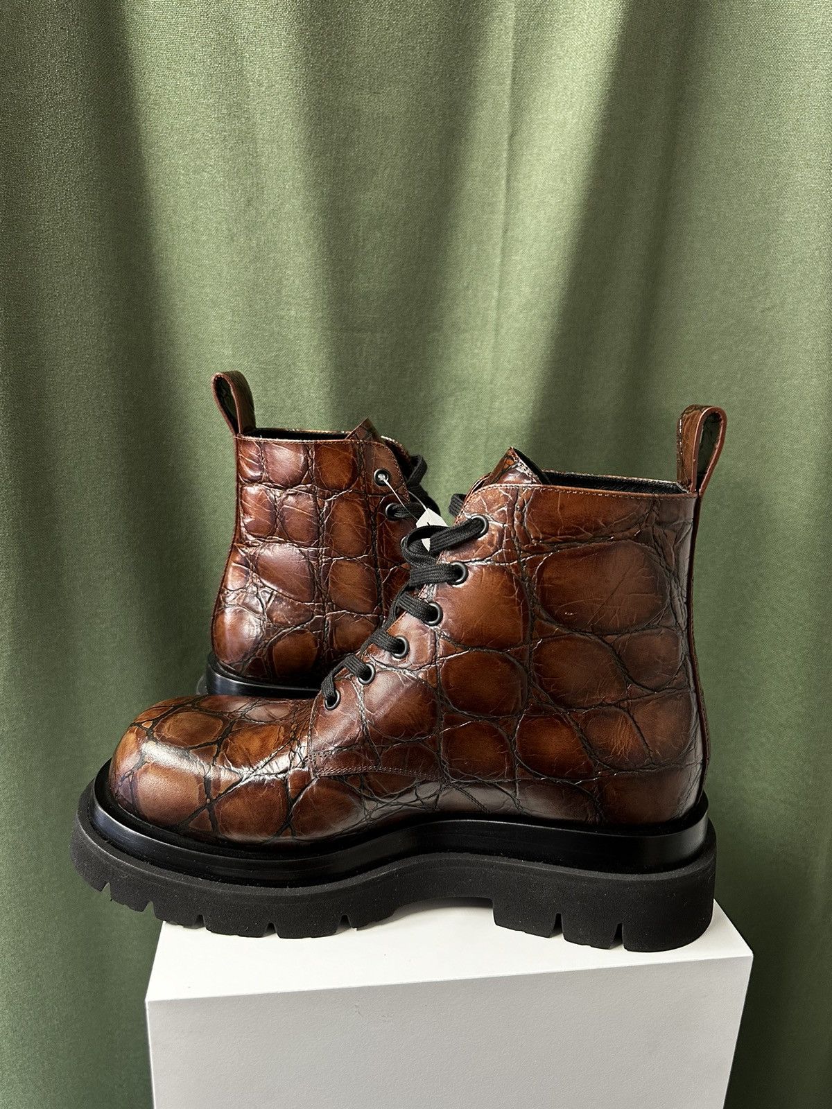 Bottega Veneta BOTTEGA VENETA CROCODILE MOTIF LUG ANKLE BOOTS Size US 7 / EU 40 - 5 Thumbnail