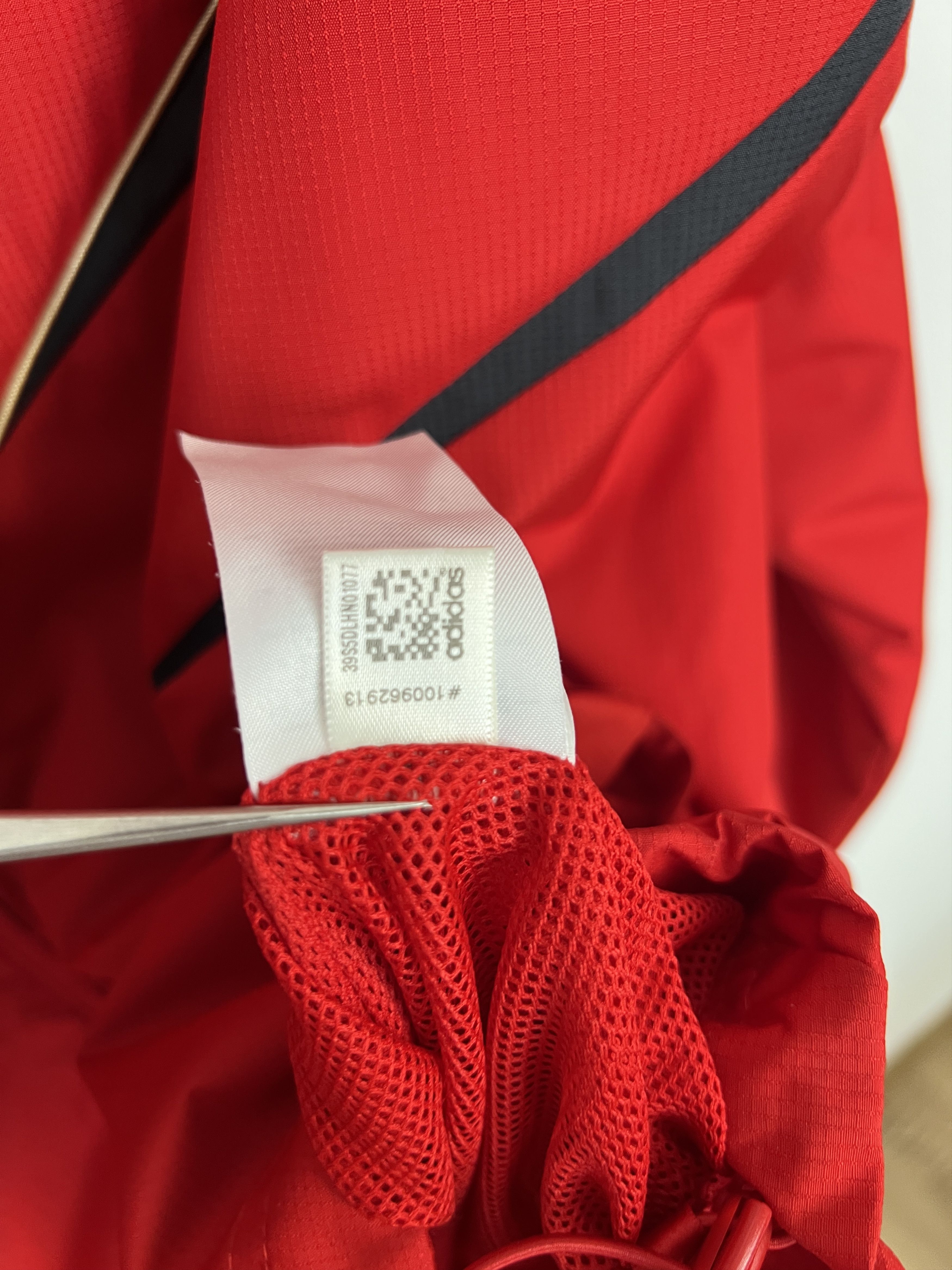 Adidas Vintage Adidas Liverpool Football Jacket Soccer Track Top Size US M / EU 48-50 / 2 - 16 Thumbnail