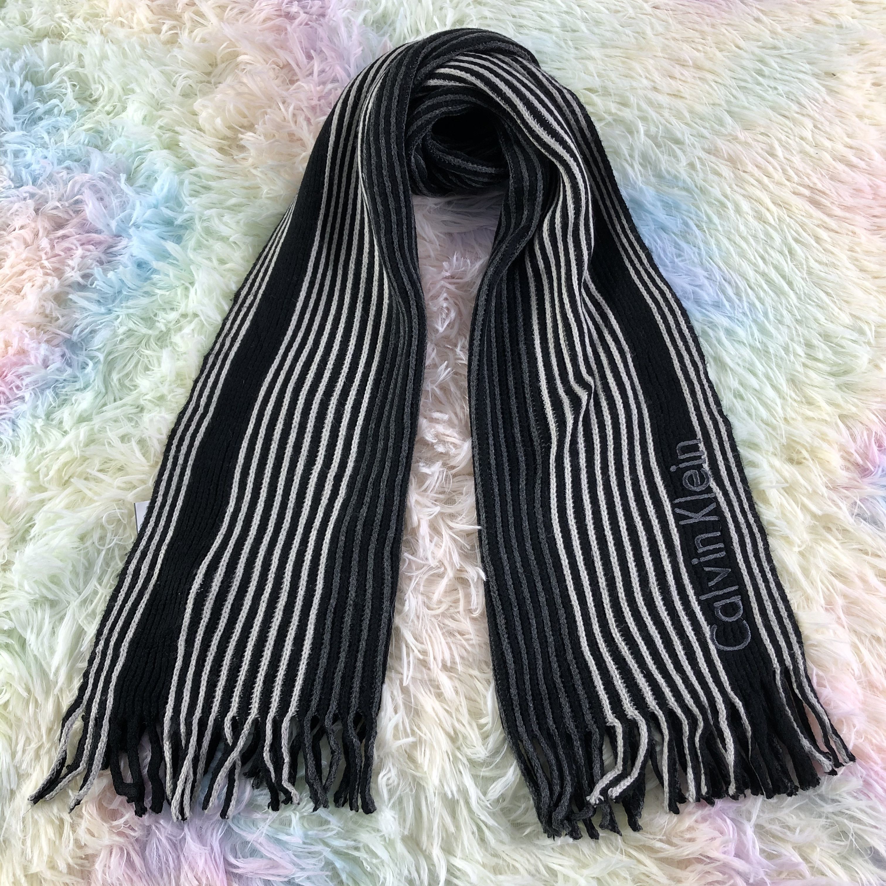 Calvin Klein Calvin Klein Scarf / Muffler / Neckwear - KM379 Size ONE SIZE - 1 Thumbnail