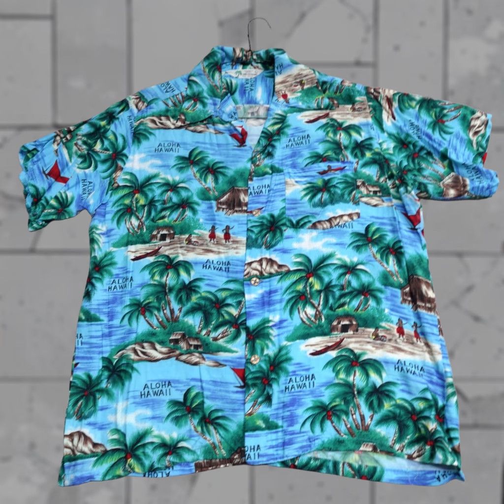 Vintage VINTAGE American Vintage Hawaiian Shirt Mens Button-Up Short Sleeve Blue Floral 70s Medium Rainbow Hawaii Aloha Size US M / EU 48-50 / 2 - 1 Thumbnail