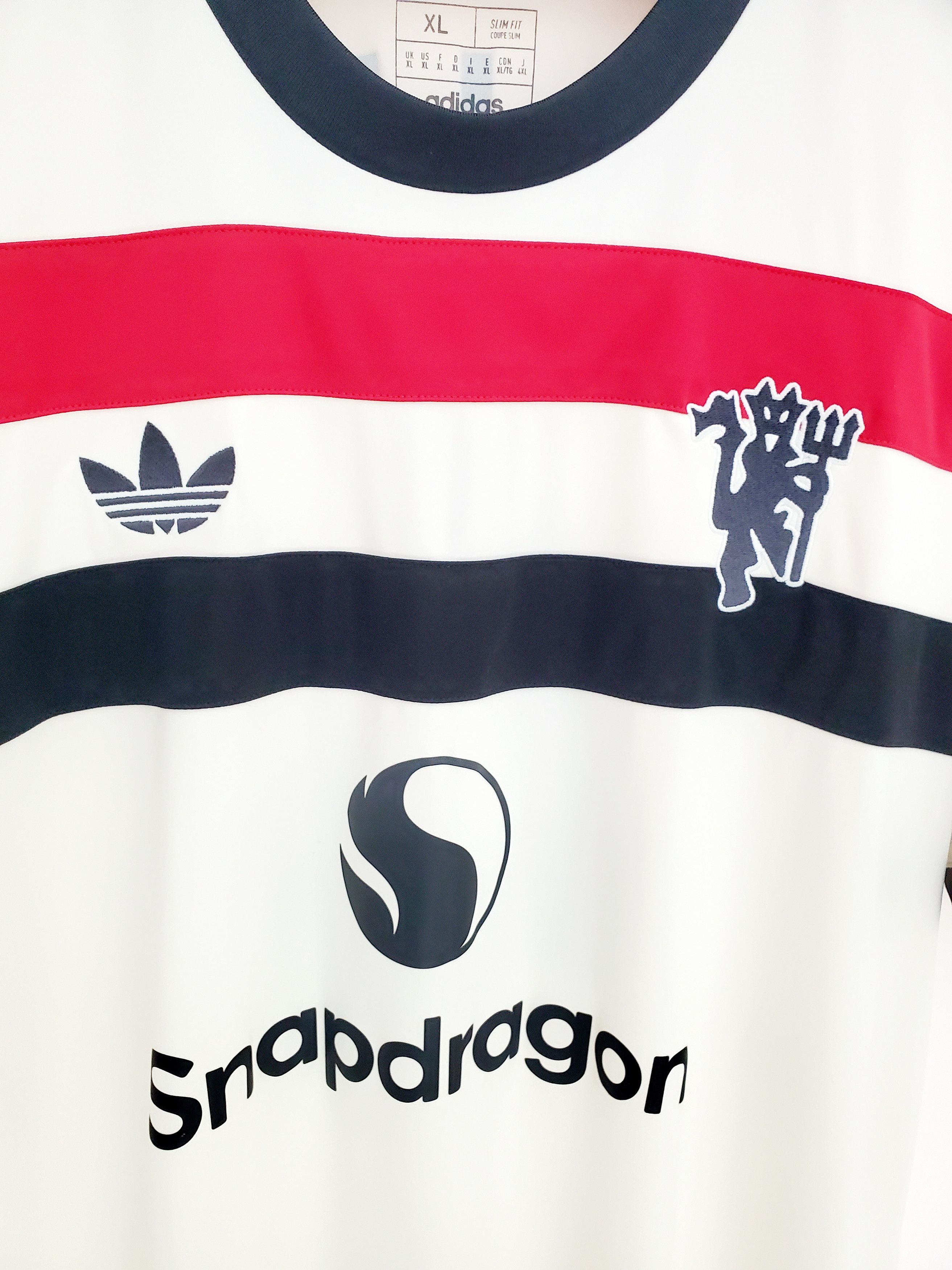 Adidas adidas Manchester United 24/25 Authentic #4 De Ligt Xl jerse Size US XL / EU 56 / 4 - 3 Thumbnail