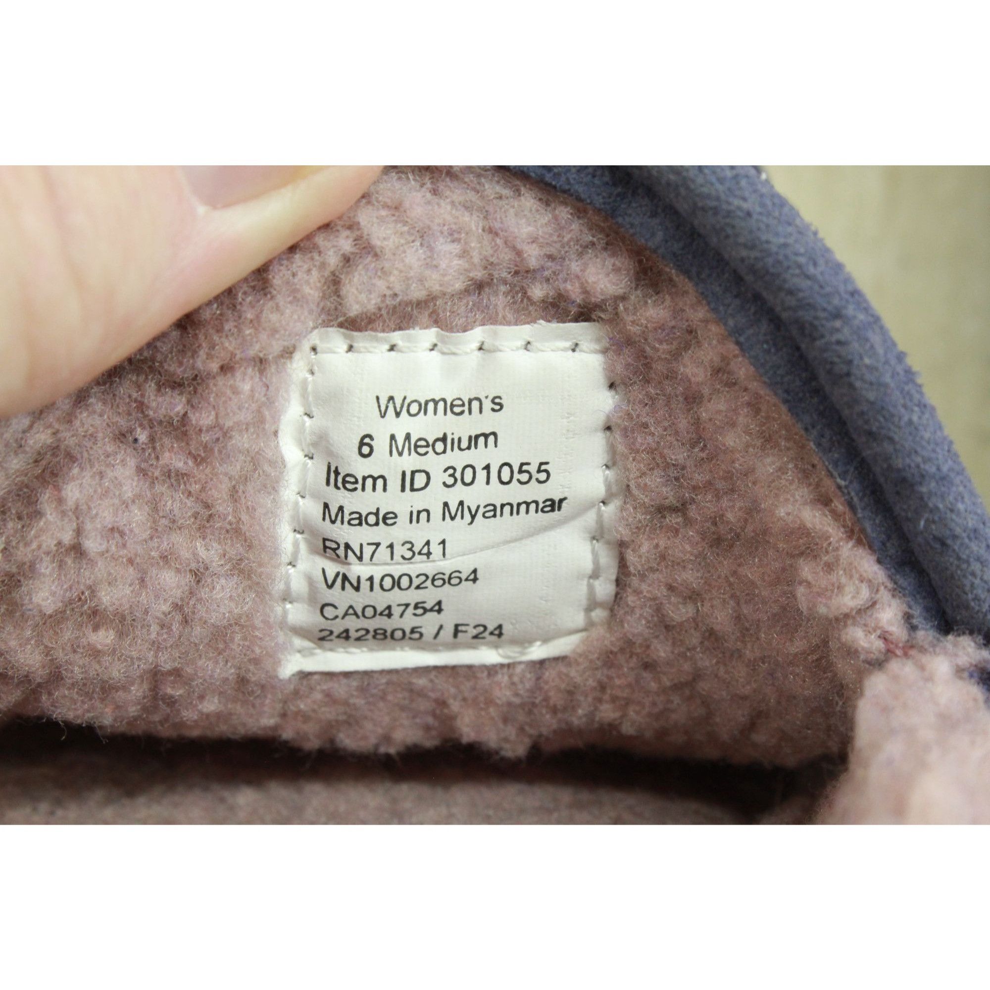 L.L. Bean LL Bean Women's Mountain Slippers Moccasin Fleece Lined 6 M Size US 6 / IT 36 - 8 Thumbnail