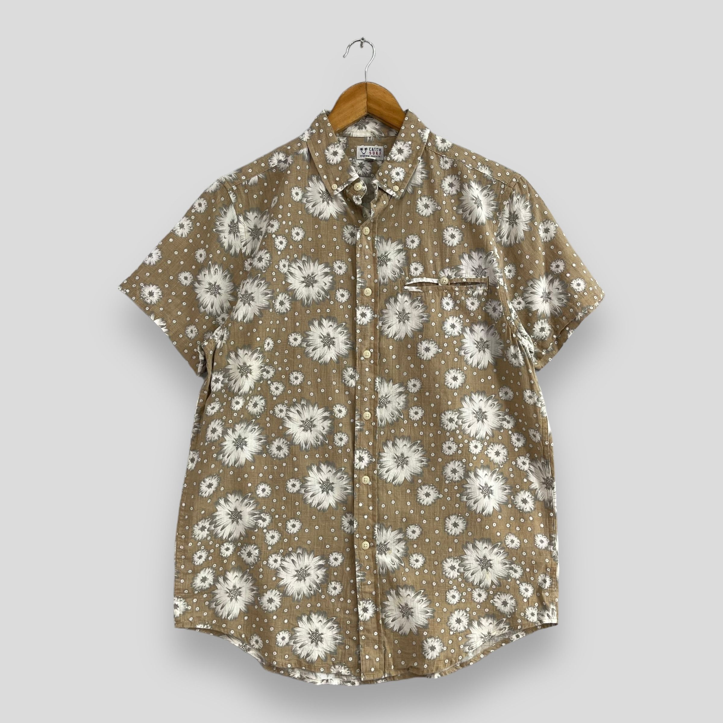 Catch Surf Hawaii White Chrysanthemum Floral Motive Shirt