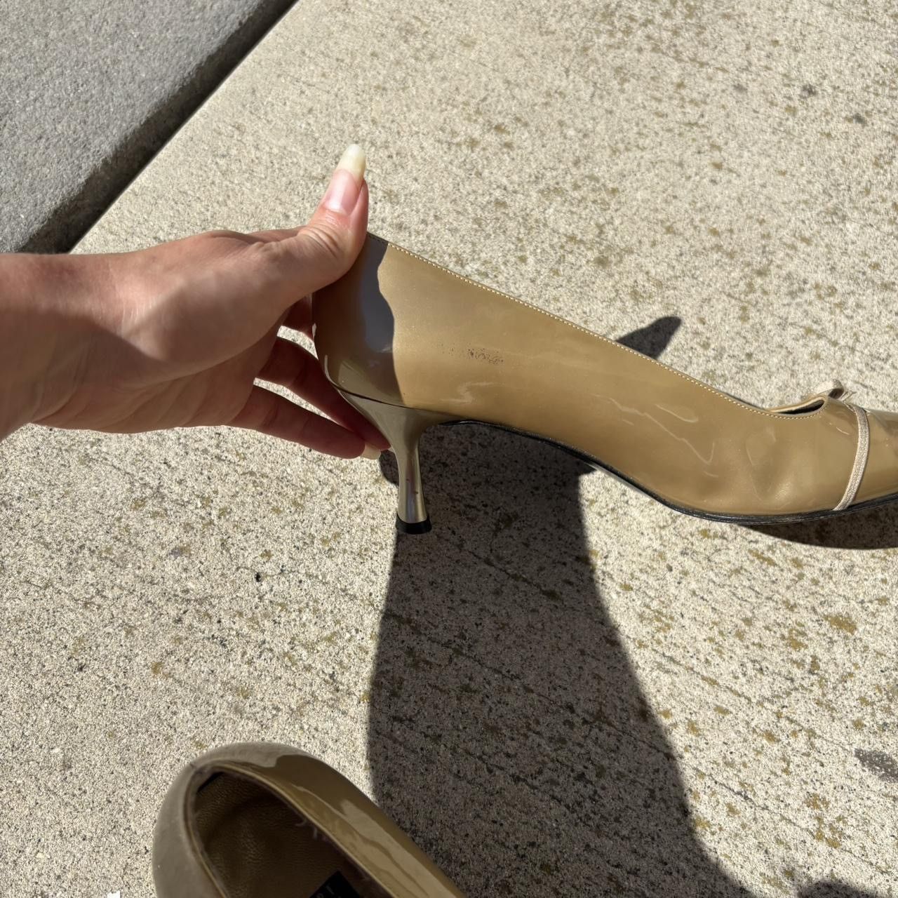 Stuart Weitzman Vintage Stuart Weitzman Gold Kitten Heels with Bow Accent Size US 8 / IT 38 - 5 Thumbnail
