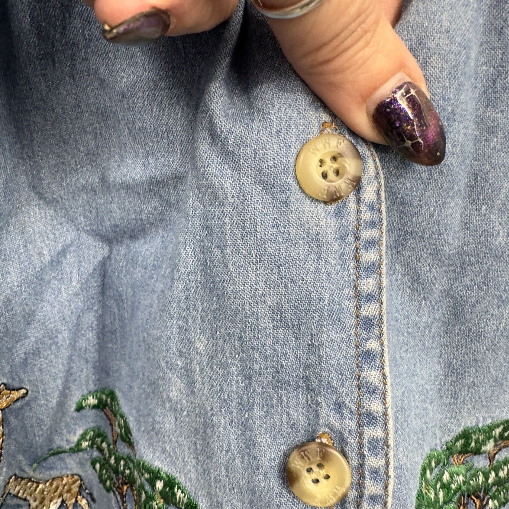 Vintage VINTAGE WWF Vest Women Plus 26/28 Embroidered Safari Chambray 90s Core READ Shirt Ladies 90s WWF Vest Size 4XL / US 24-26 - 7 Thumbnail