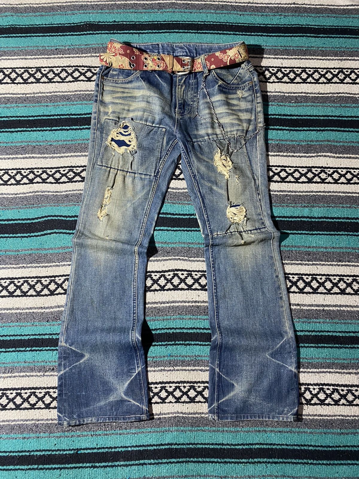 If Six Was Nine × Japanese Brand × Le Grande Bleu (L.G.B.) 2000s - LeeRiders Bushwackers Distressed Flare Denim Size US 32 / EU 48 - 2 Thumbnail