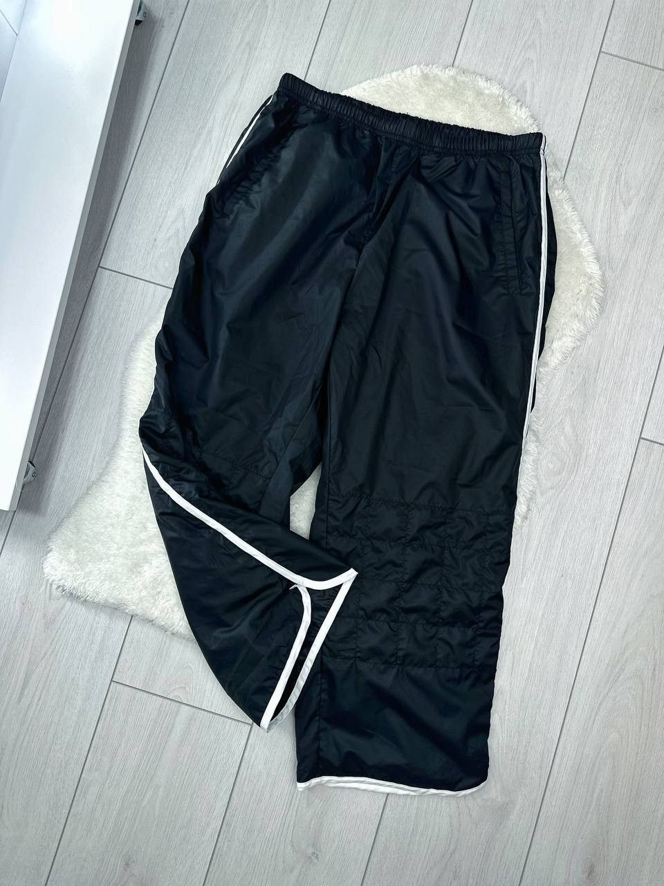 Nike Vintage Nike Lined Windbreaker Pants Black White Piping Size US 38 / EU 54 - 1 Thumbnail