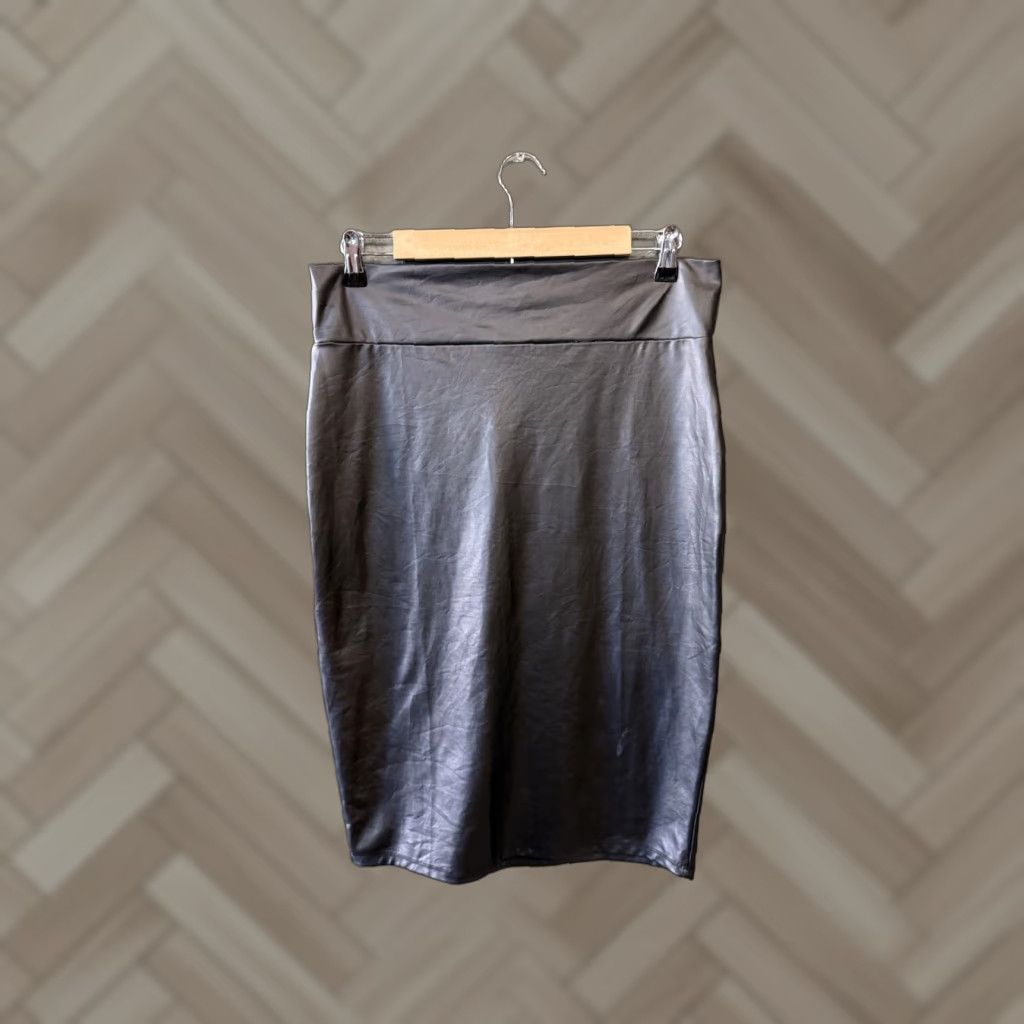 Vintage Simlu Women's XL Black Faux Leather Pencil Skirt Pull On - Knee Length, Solid, Regular, Size XL Size 40" / US 18 - 1 Thumbnail