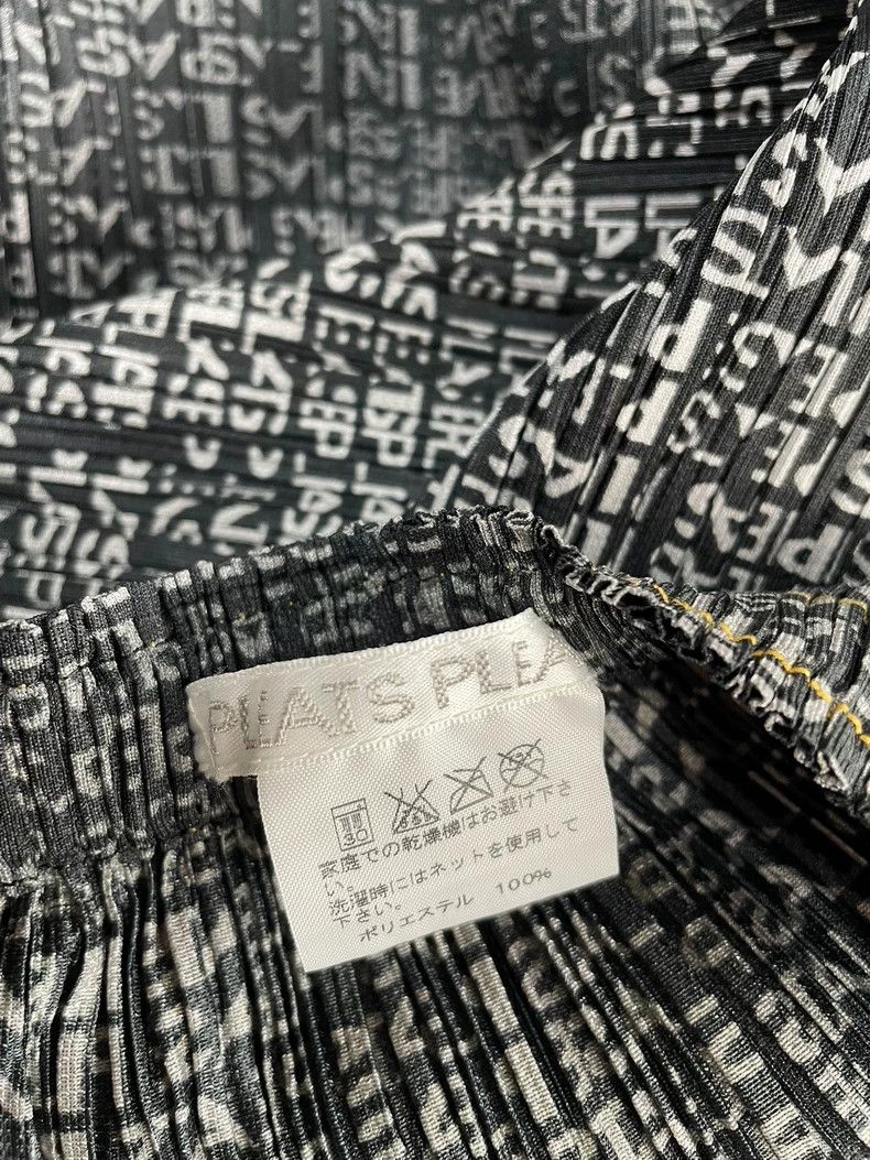 Issey Miyake Issey Miyake size:4 Black pleated skirt Size 31" - 3 Thumbnail