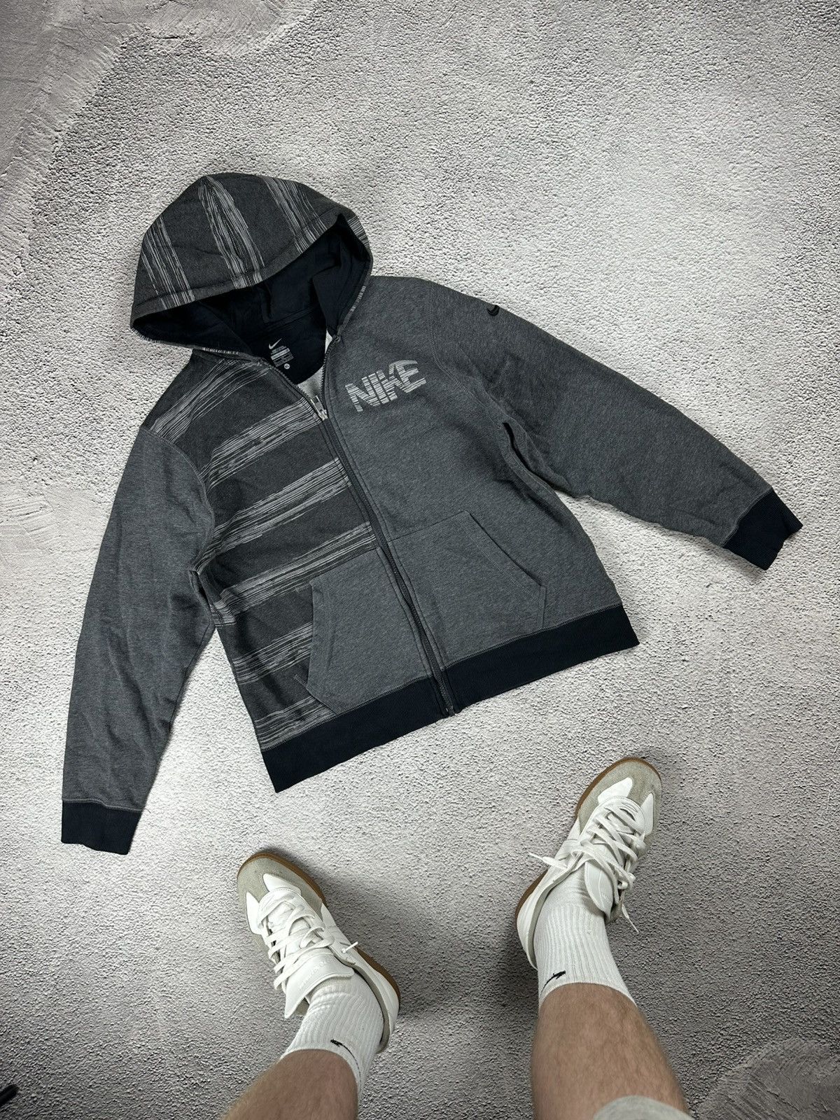Nike Vintage Nike Full Zip Hoodie Y2K Sportwear Style Size US S / EU 44-46 / 1 - 1 Thumbnail
