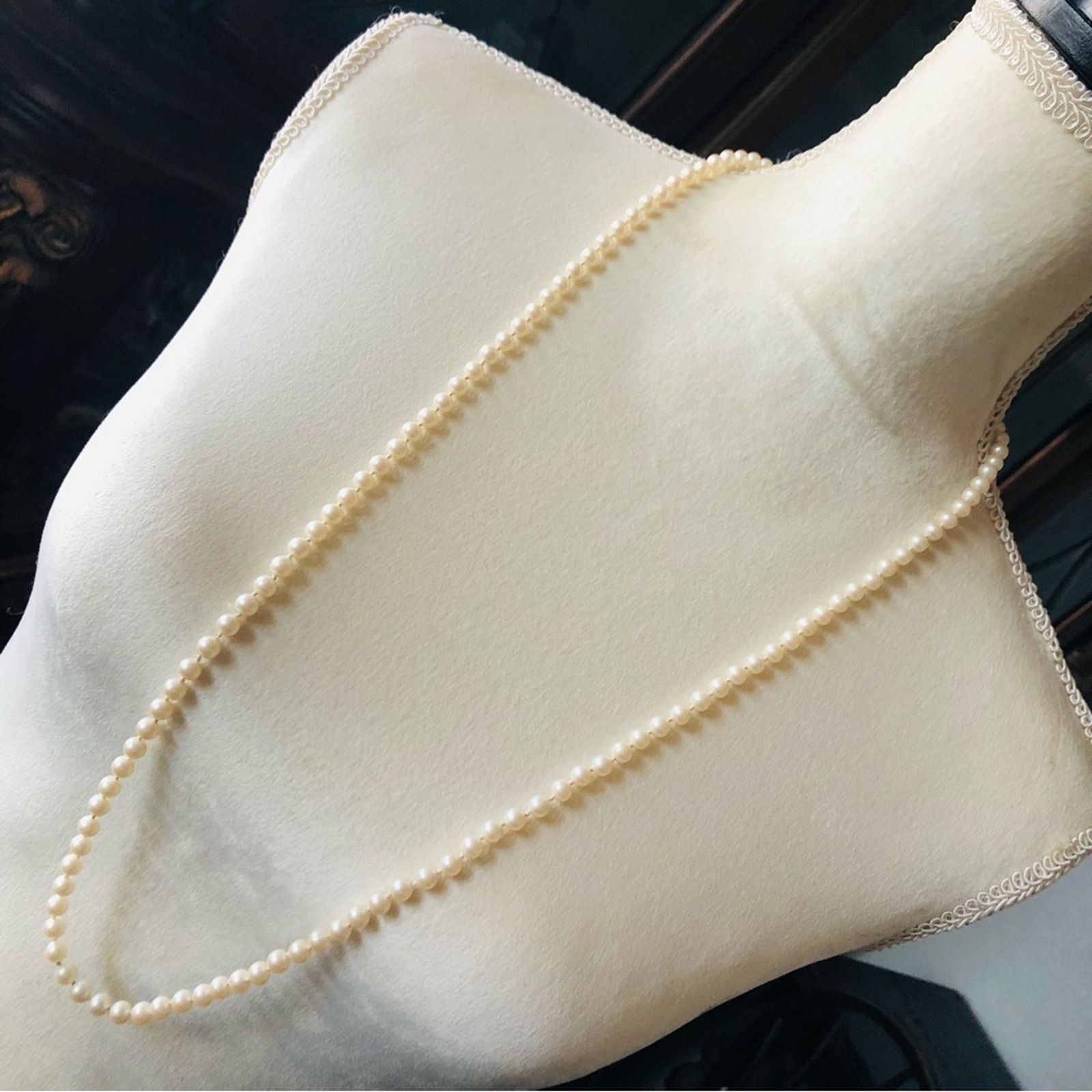 Vintage Vintage hand knotted cream glass pearl necklace Size ONE SIZE - 1 Thumbnail