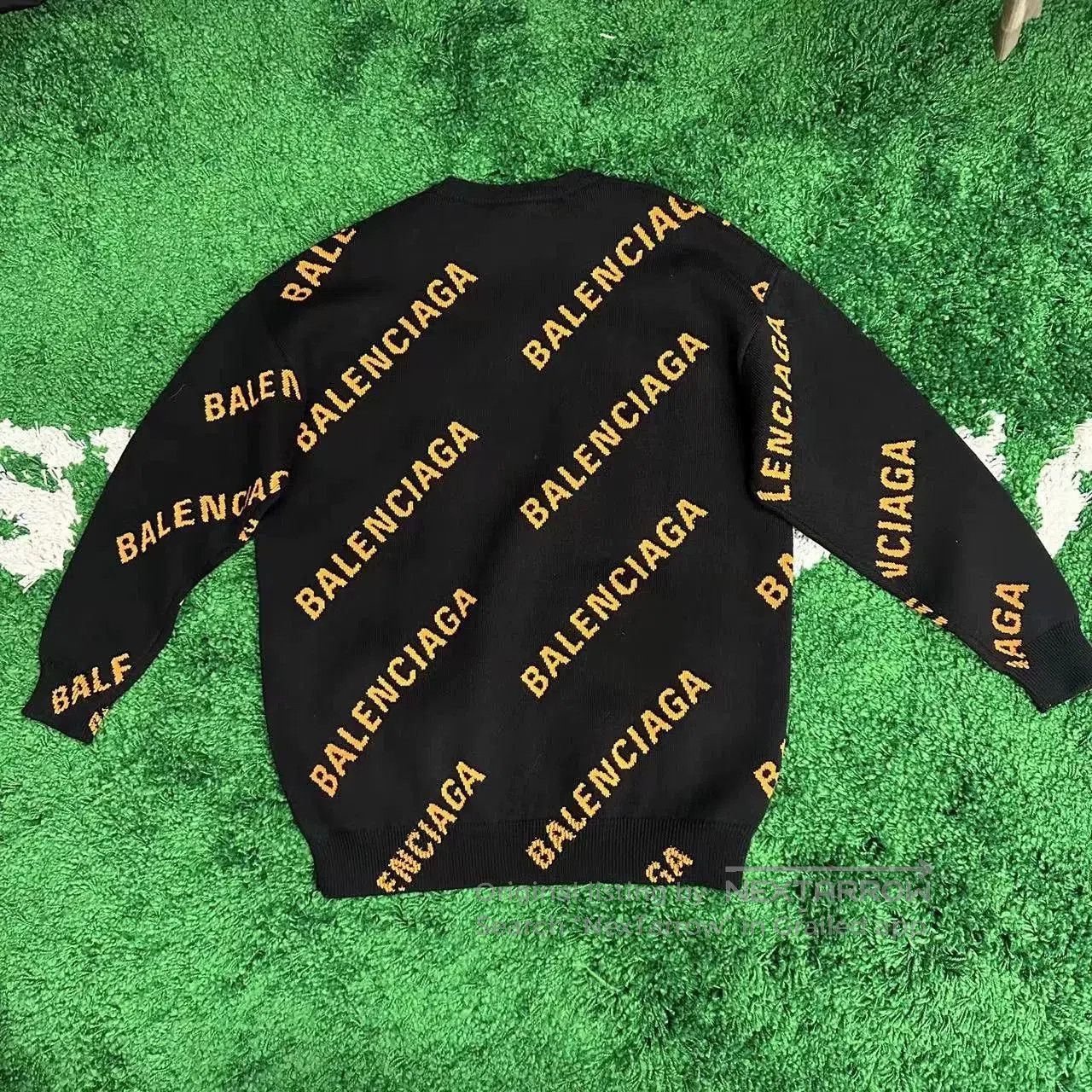 Balenciaga Balenciaga Logo Full Letter Barrage Sweater Men. Size US XS / EU 42 / 0 - 2 Thumbnail