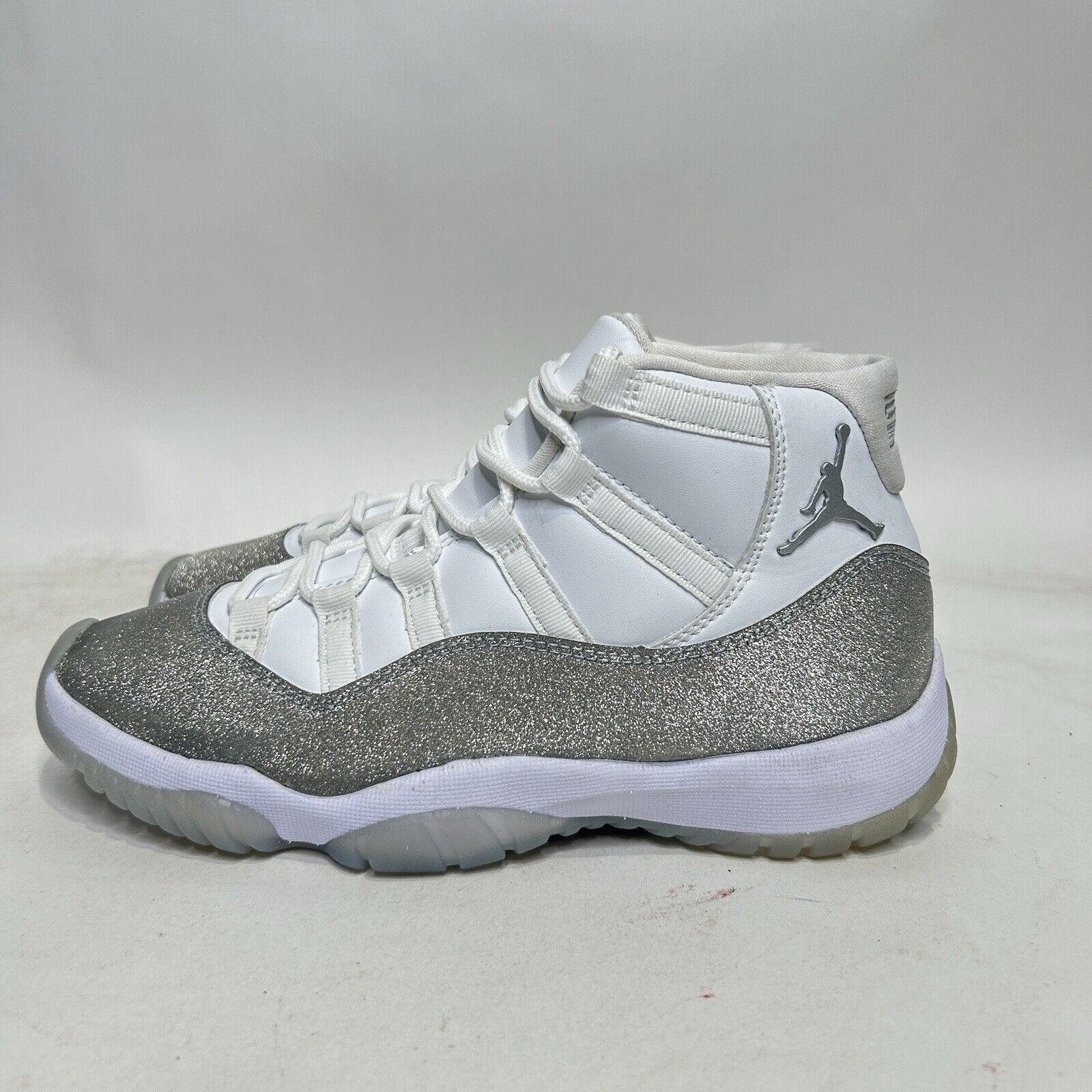 Nike Nike Air Jordan 11 Retro WMNS “White Metallic Sliver” 2024 Size US 8 / IT 38 - 6 Thumbnail