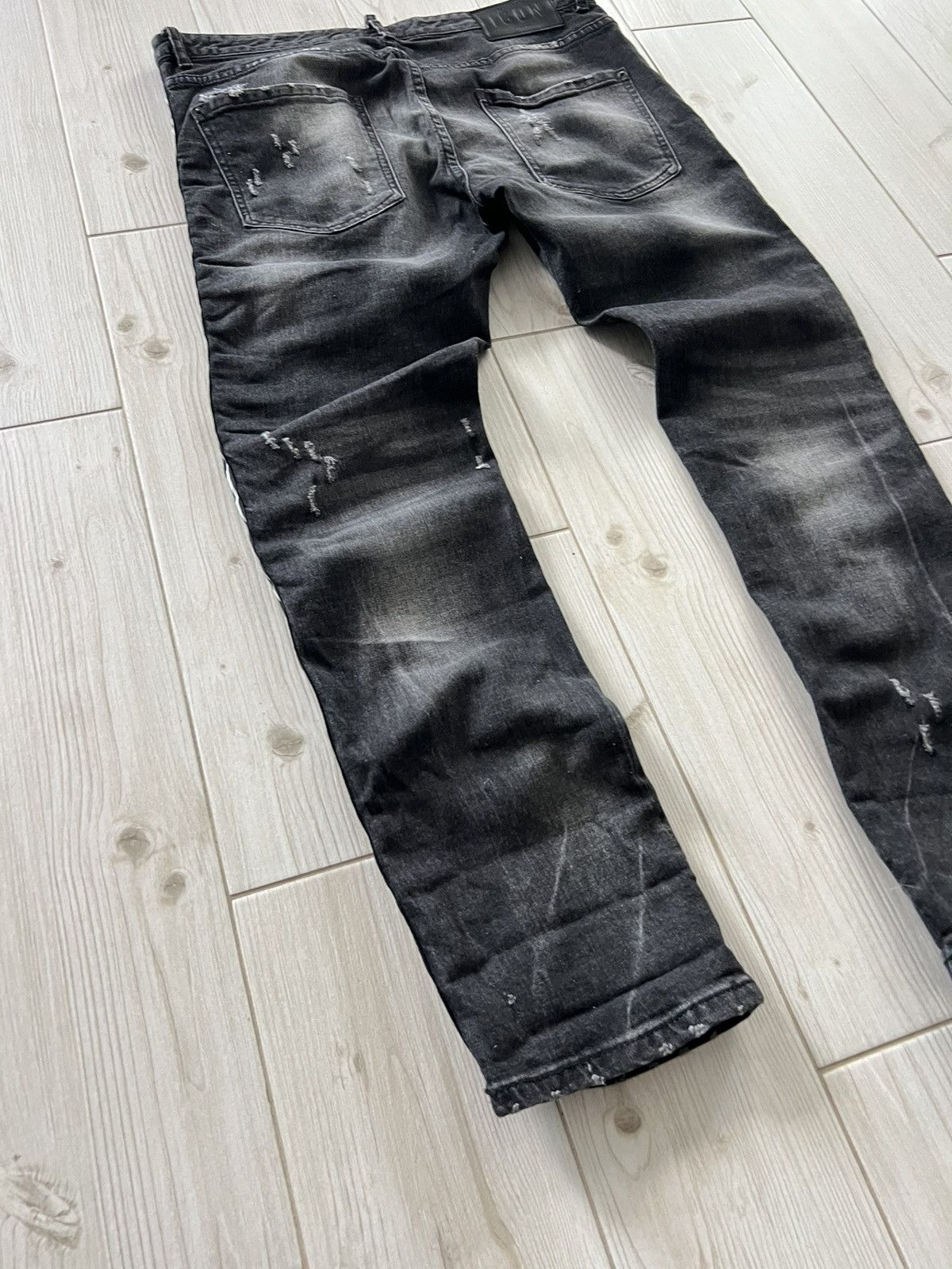 Dsquared2 DSQUARED2 Size 52 Black Distressed Denim Button Fly Jeans Size US 36 / EU 52 - 6 Thumbnail