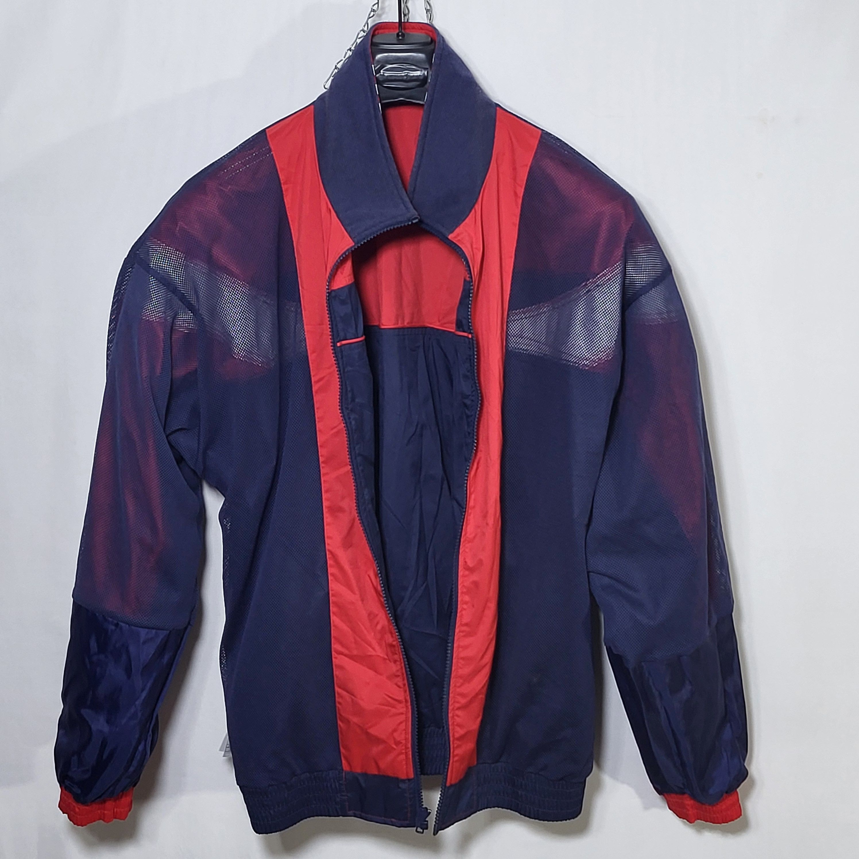 Adidas Vintage Adidas jacket.Size S but fit M. Size US S / EU 44-46 / 1 - 6 Thumbnail