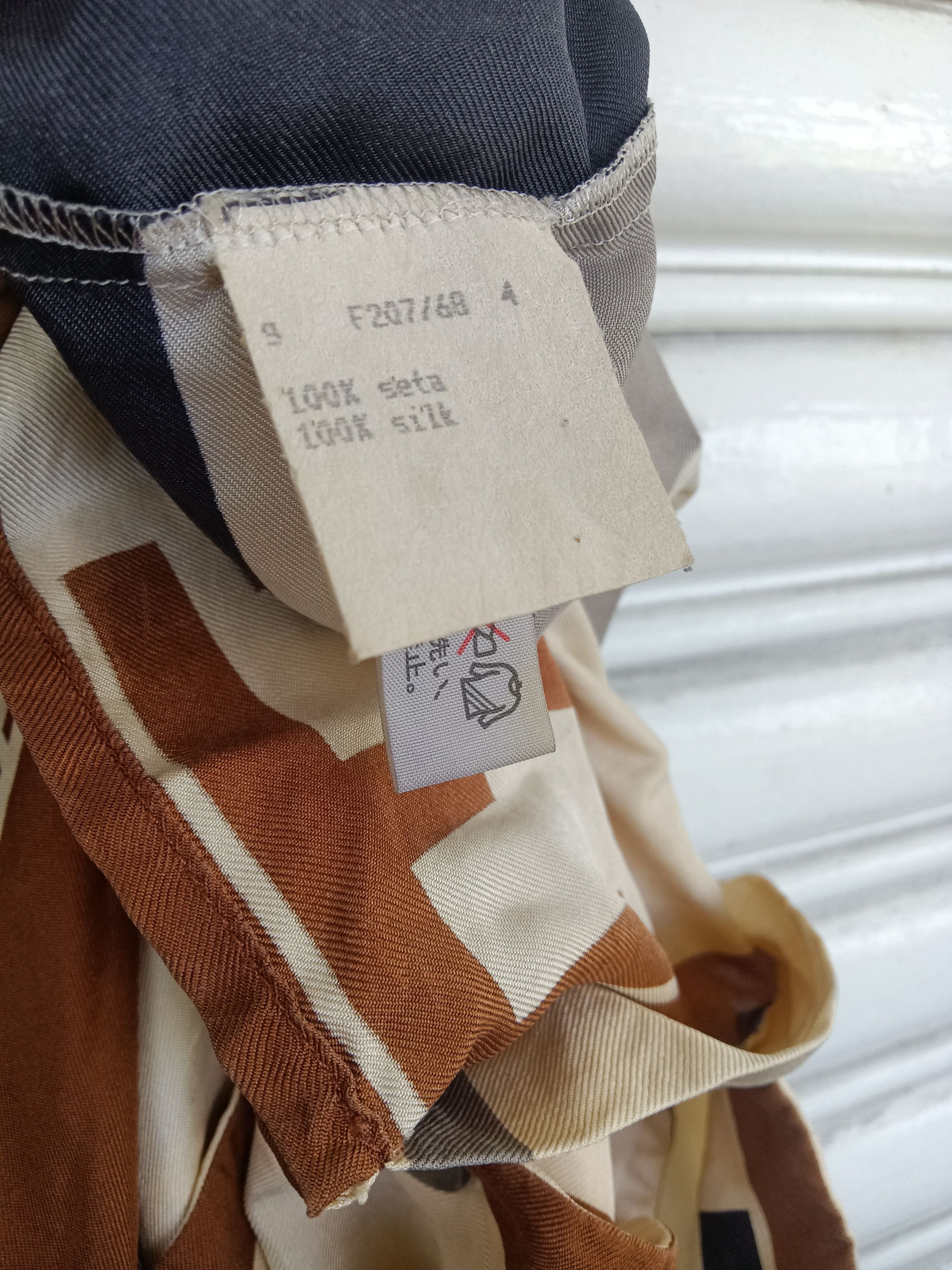 Fendi 100% SILK Fendi Brown Color-Blocked Logo Button Down Size US L / EU 52-54 / 3 - 8 Thumbnail