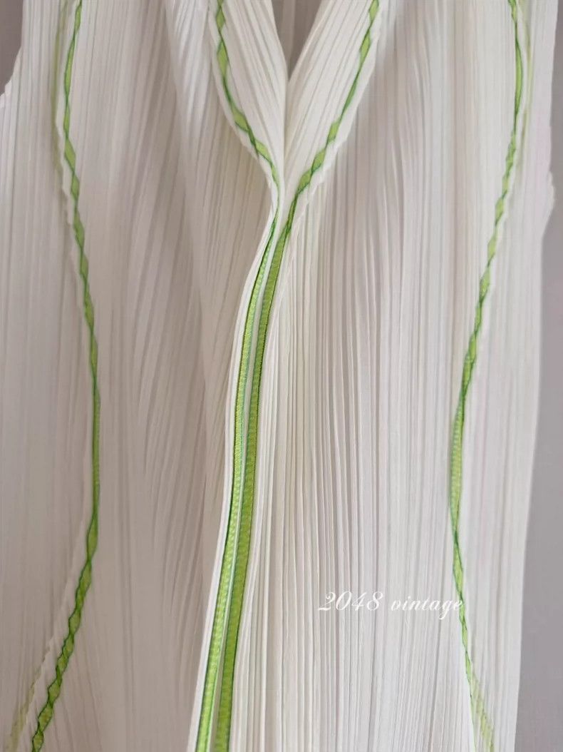 Issey Miyake Issey Miyake White green-edged pleated vest Size M / US 6-8 / IT 42-44 - 7 Thumbnail