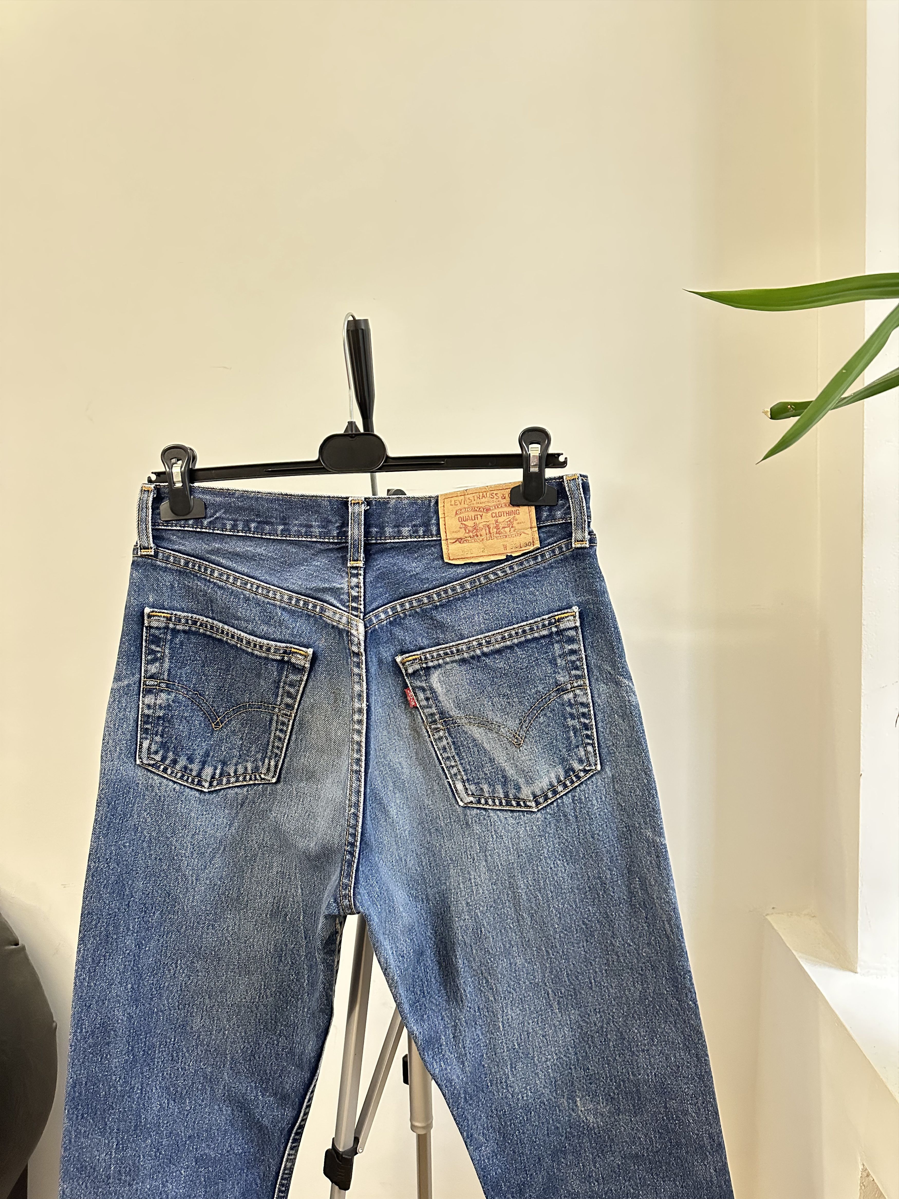 Levi's Vintage Clothing Levi's 598 02 Vintage Denim Jeans W32L30 Made In UK Size US 32 / EU 48 - 1 Thumbnail
