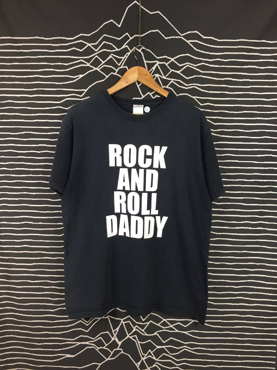 Anvil × Vintage Vtg 00s Rock And Roll Daddy Statement Tee Size US L / EU 52-54 / 3 - 1 Thumbnail