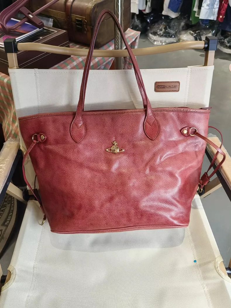 Vivienne Westwood Vivienne Westwood size os Red lily pattern leather shoulder Size ONE SIZE - 1 Thumbnail