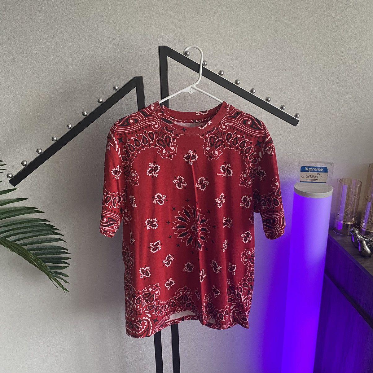 Supreme Supreme Red Bandanna S/S Top Tee Size US L / EU 52-54 / 3 - 1 Thumbnail