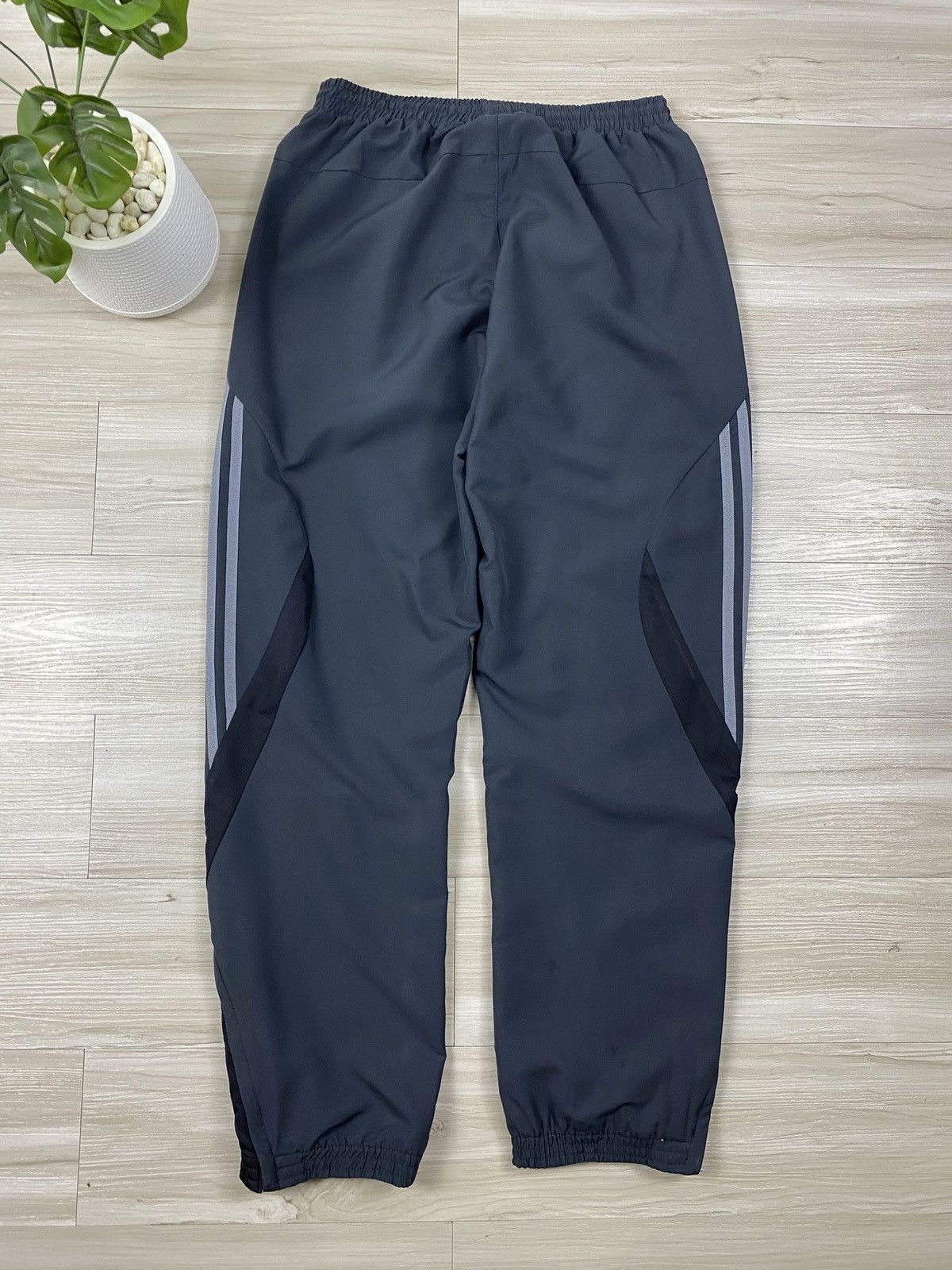 Adidas Adidas Nylon Y2K Vintage Track Pants Drill Track Size US 32 / EU 48 - 8 Thumbnail