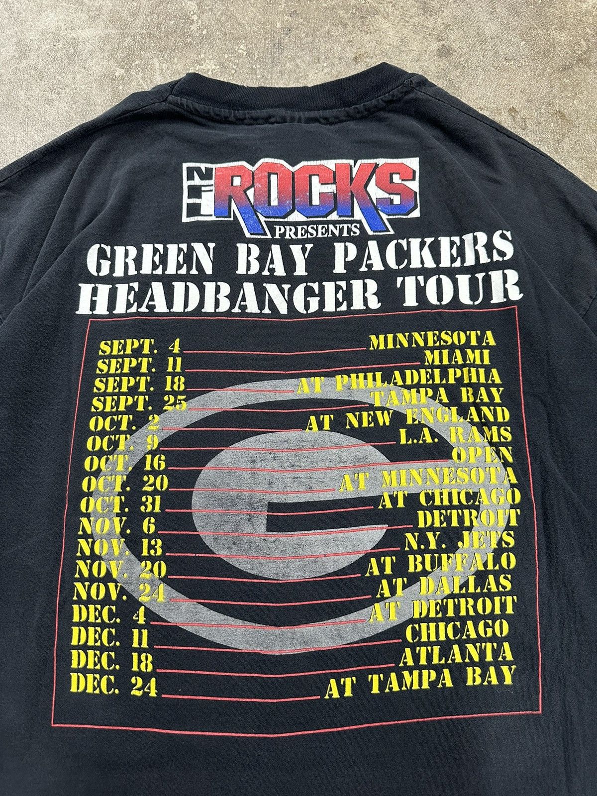 Vintage Vintage 90s Green Bay Packers Headbangers Tour T-Shirt Size US XL / EU 56 / 4 - 4 Thumbnail