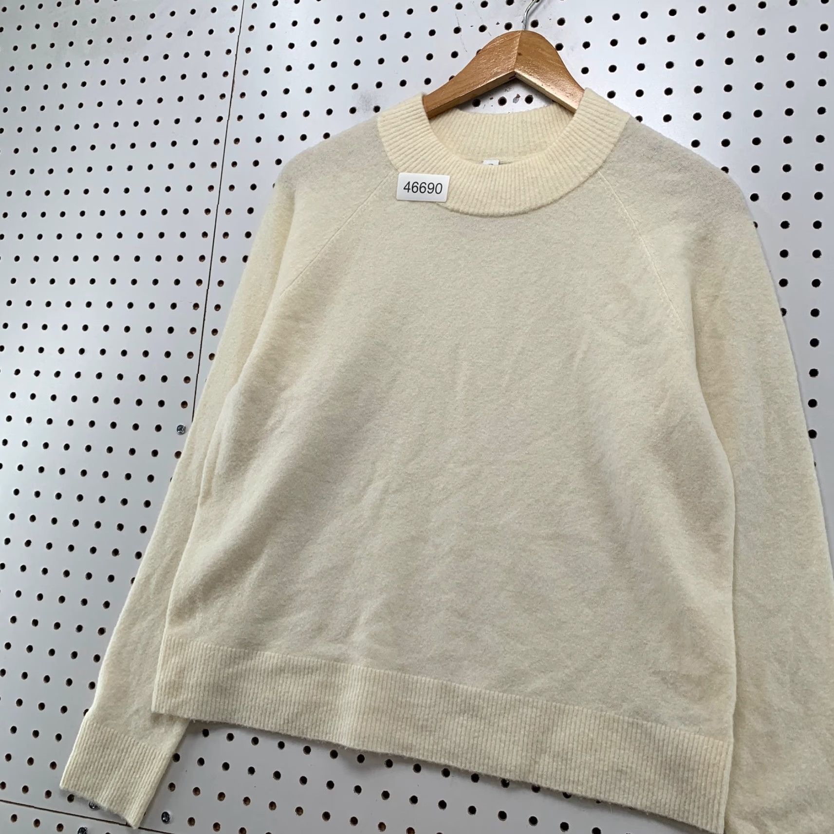 Athleta Athleta Wool Sweater Womens XS Cream Lightweight Long Sleeve Crew Neck Pullover Casual Winter Fall Spring Womens XS Cream Lightweight Wool Sweater Size XS / US 0-2 / IT 36-38 - 6 Thumbnail