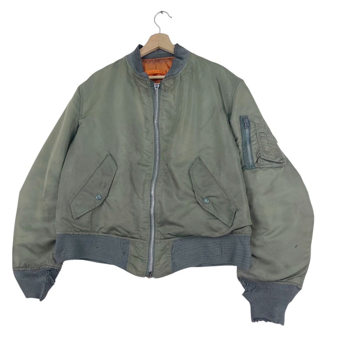 Alpha Industries 80’s Alpha Industries Distressed Riversible Bomber Size US L / EU 52-54 / 3 - 2 Thumbnail