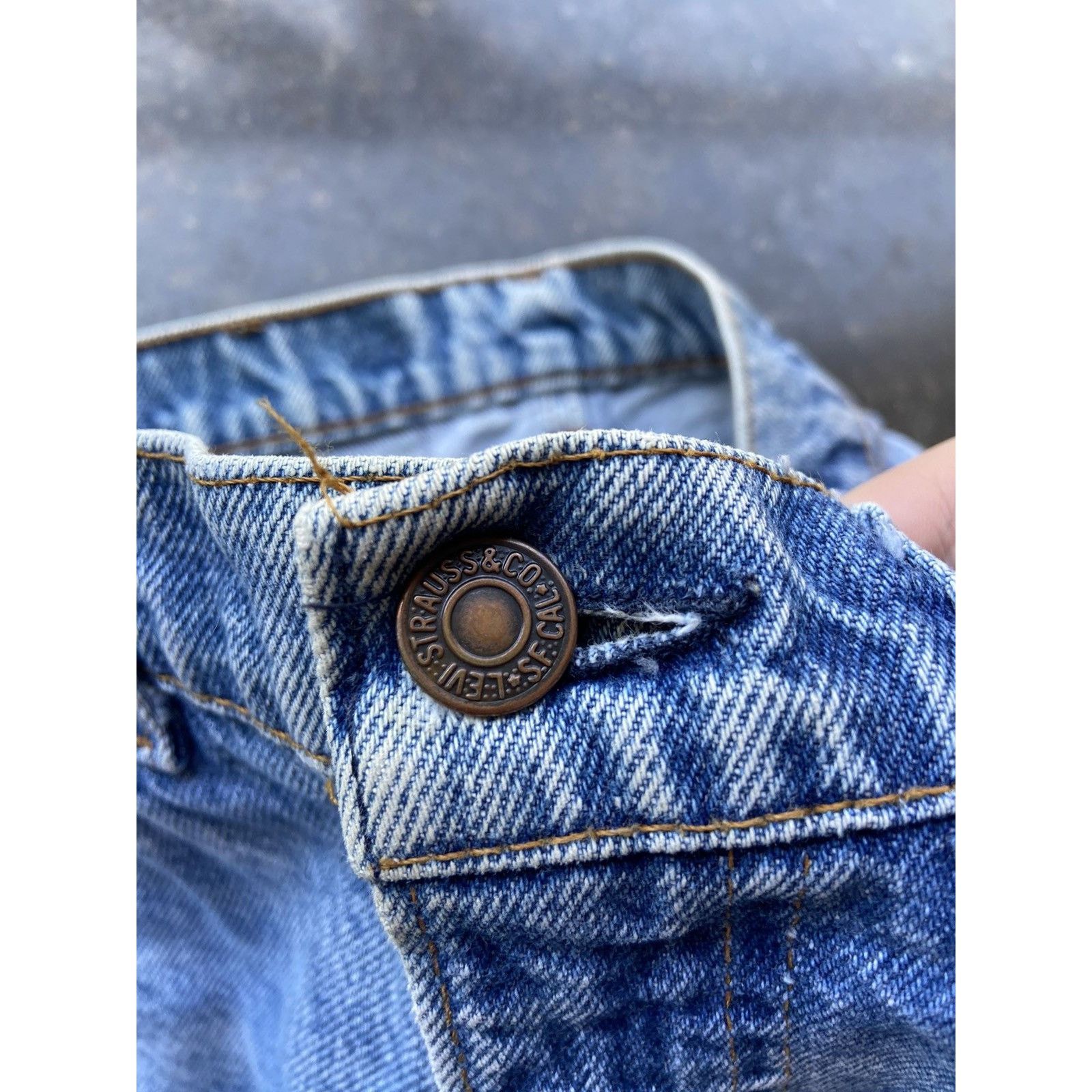 Levi's × Vintage Crazy Vintage Thrashed Levis Orange Tab Blue Jeans 32x32 Size US 32 / EU 48 - 4 Thumbnail