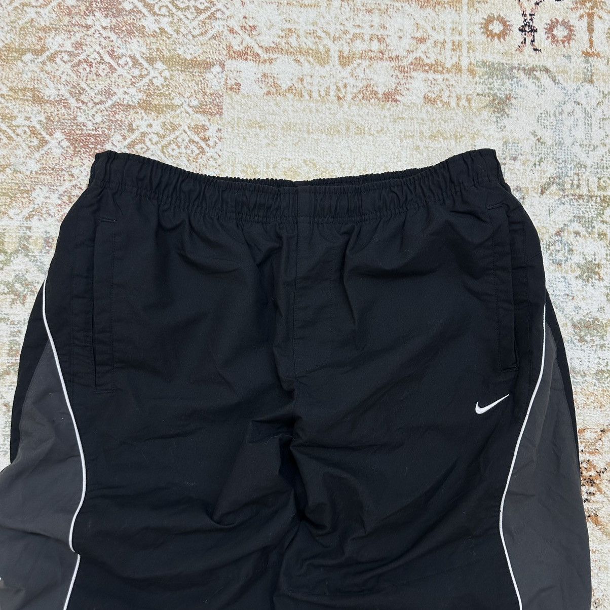 Nike × Vintage Vintage Nike Shorts 1/4 Rap 90s Big Logo Y2K Baggy Size US 35 - 6 Thumbnail